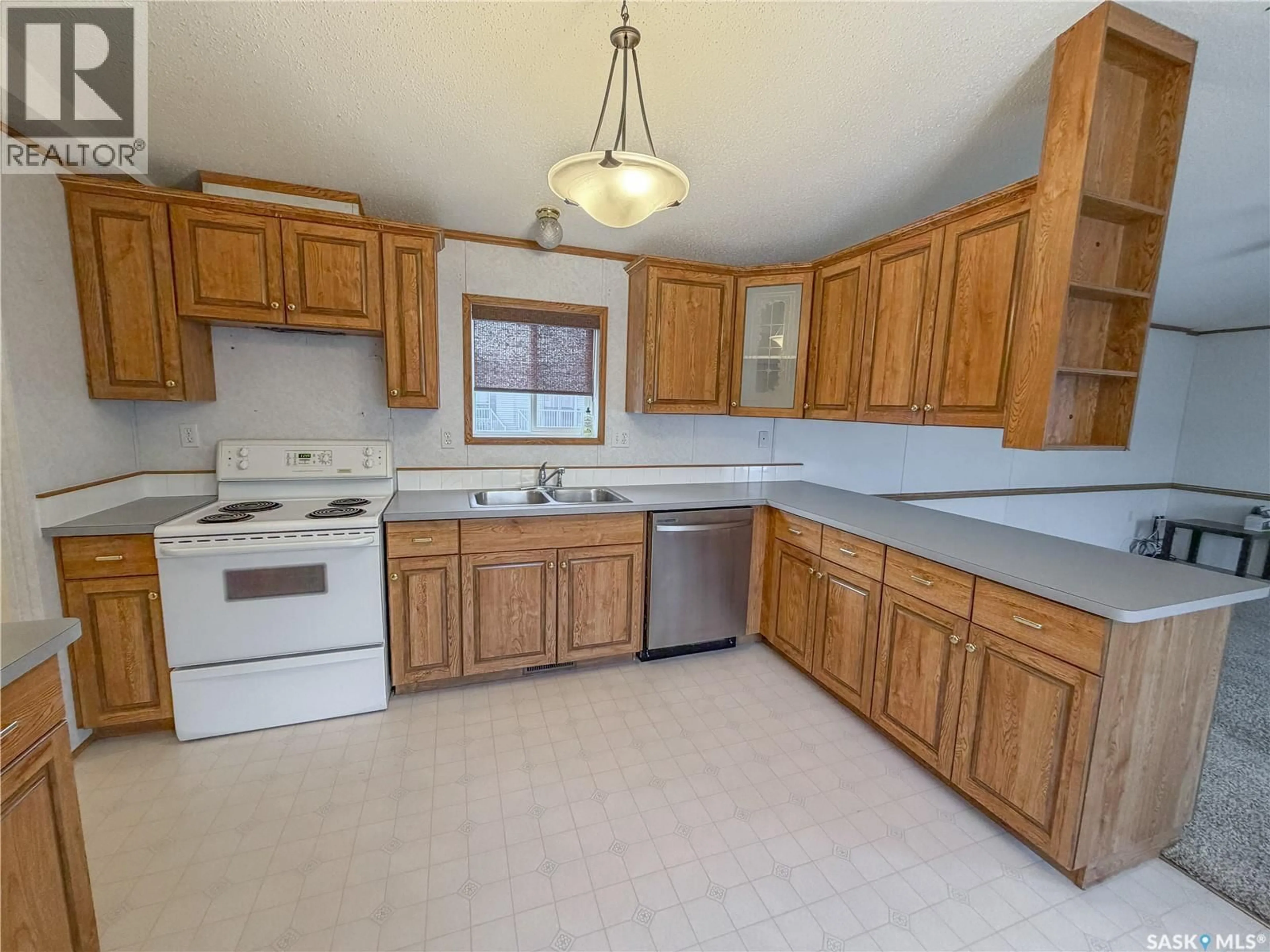 Standard kitchen, unknown for 18 918 WOODWARD AVENUE, Indian Head Saskatchewan S0G2K0