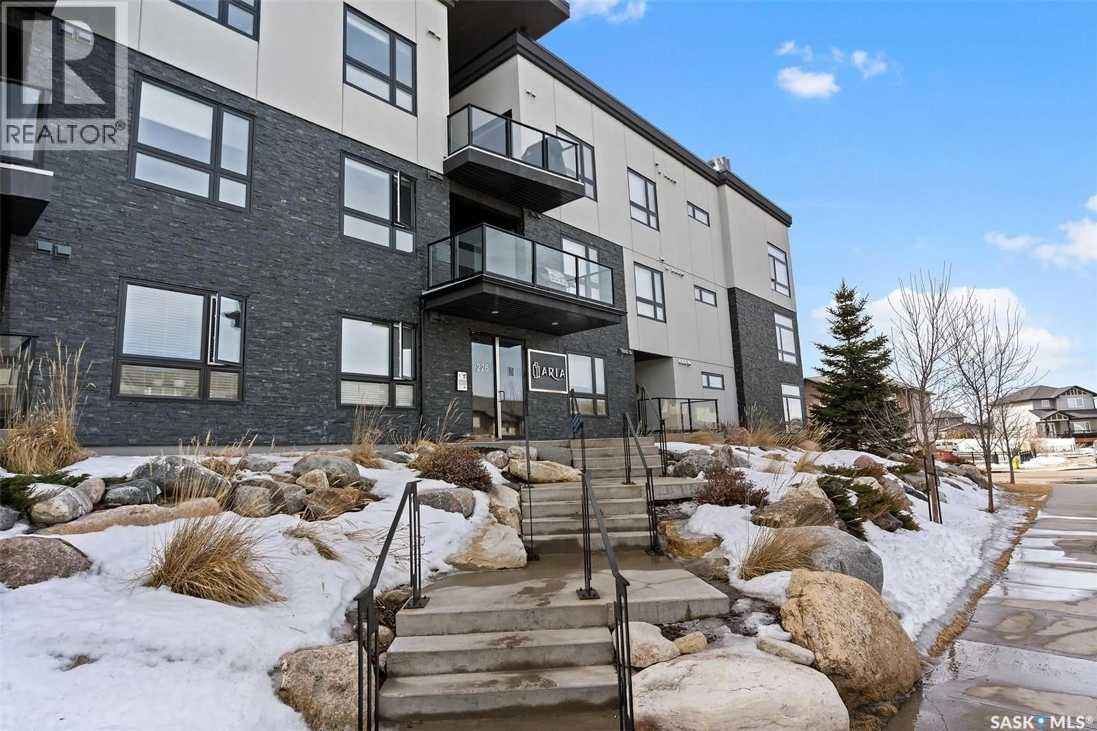 Patio, mountain view for 220 225 MANINGAS BEND, Saskatoon Saskatchewan S7W0P9