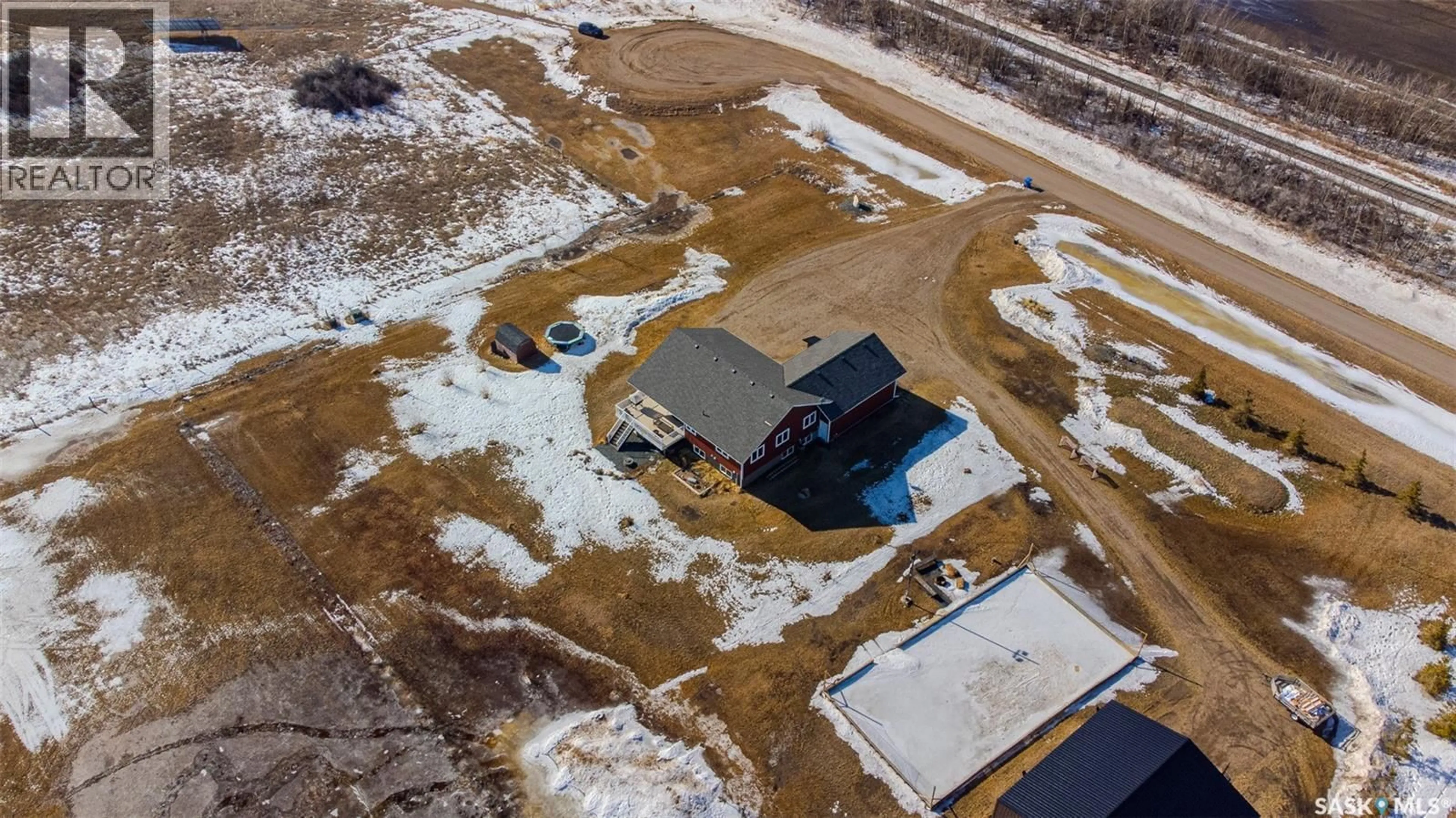 A pic from outside/outdoor area/front of a property/back of a property/a pic from drone, street for 29 ELKWOOD DRIVE, Dundurn Rm No. 314 Saskatchewan S7C0C5
