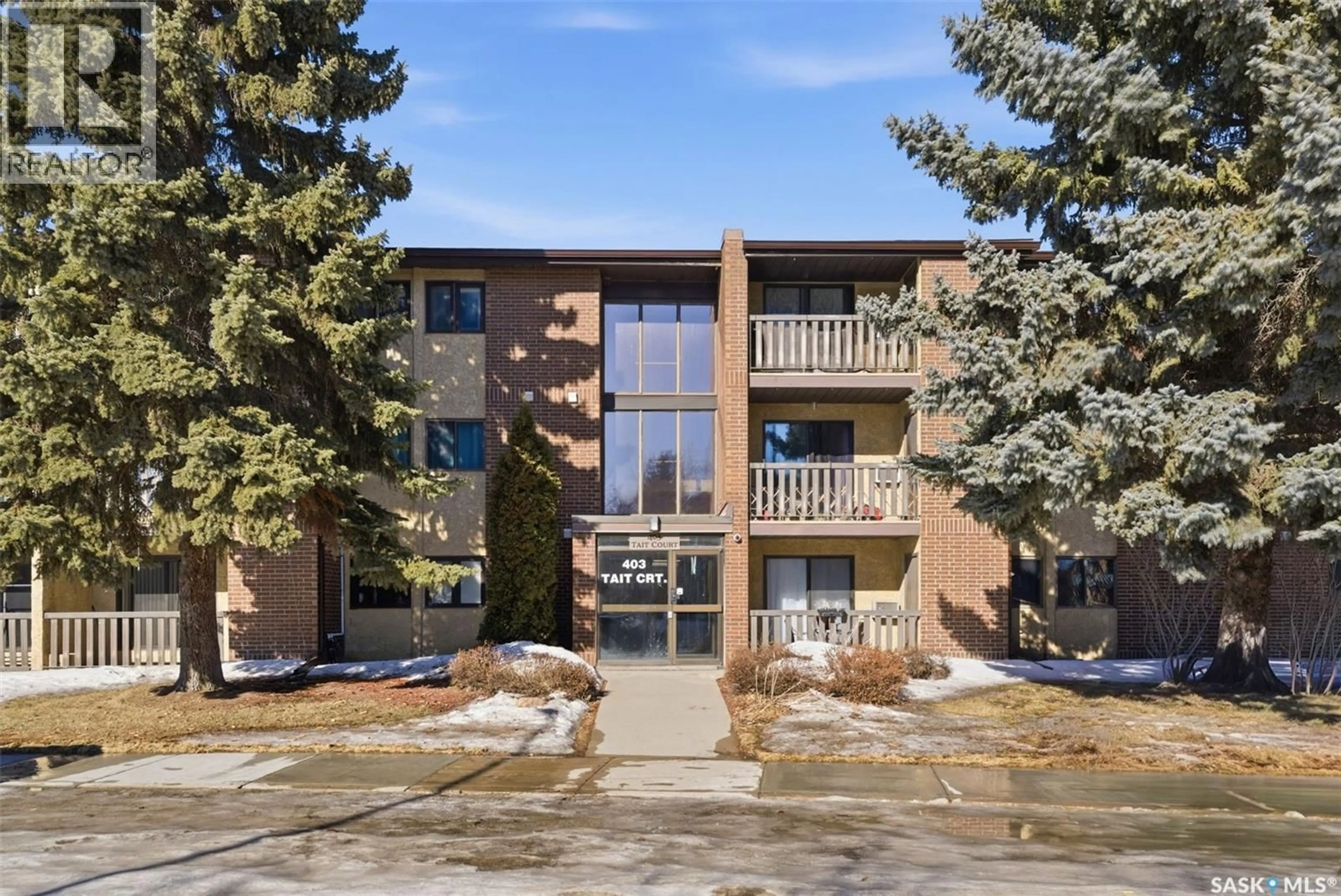 Indoor foyer for 403 - 306 TAIT COURT, Saskatoon Saskatchewan S7H5L3