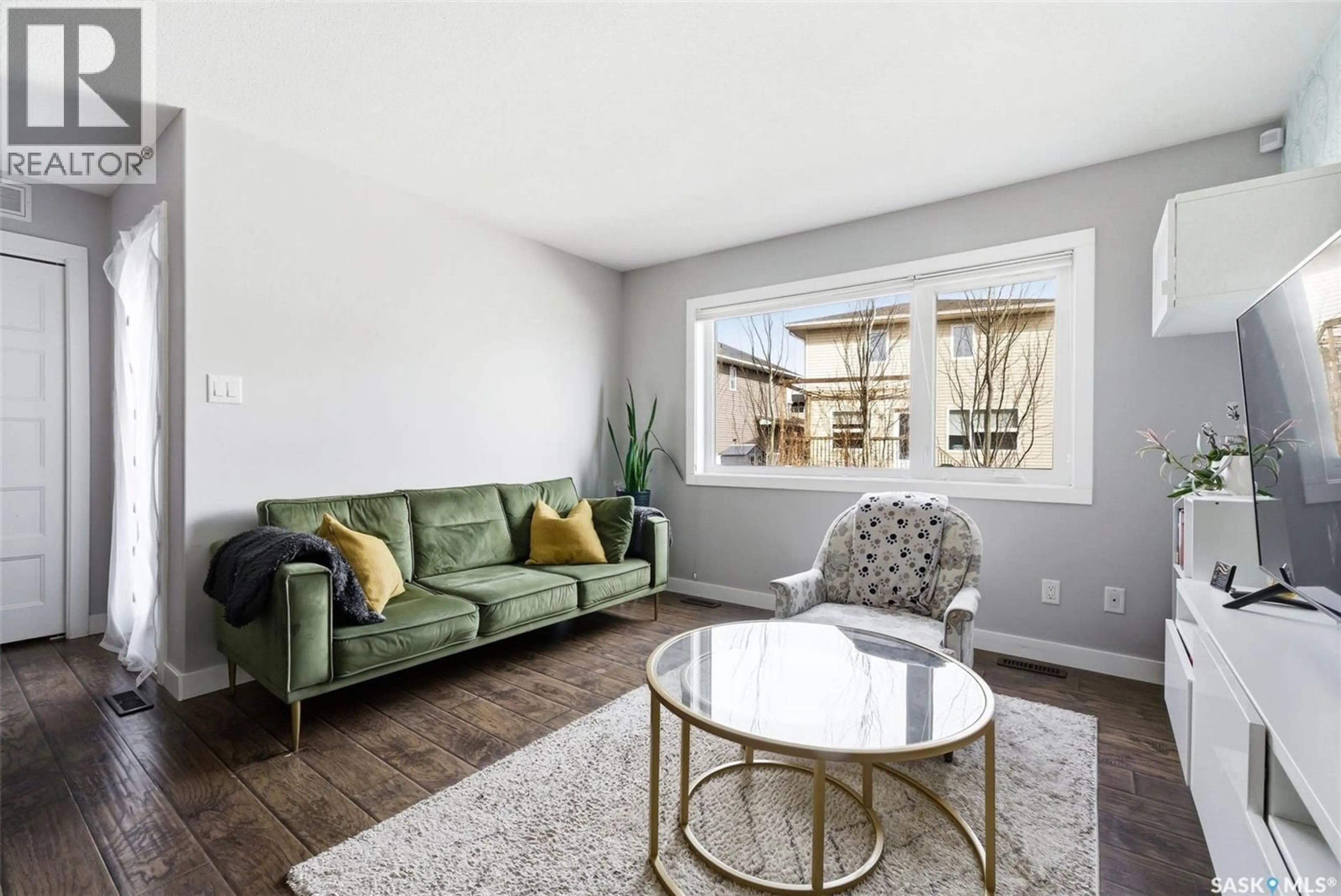 Living room with furniture, unknown for 12 - 5301 BEACON DRIVE, Regina Saskatchewan S4W0R6