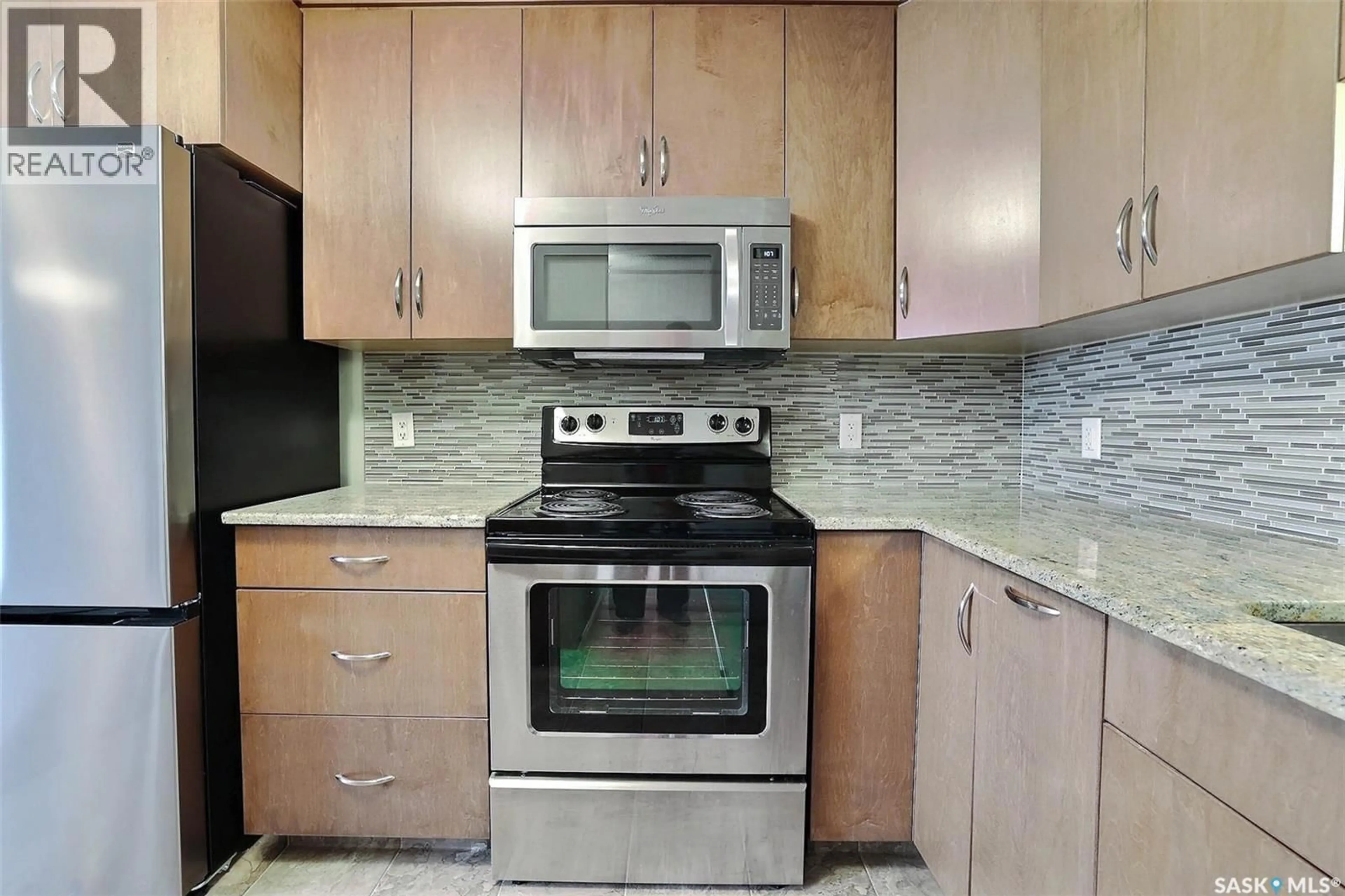 Standard kitchen, ceramic/tile floor for 206 - 1130 RADWAY STREET, Regina Saskatchewan S4X4J5