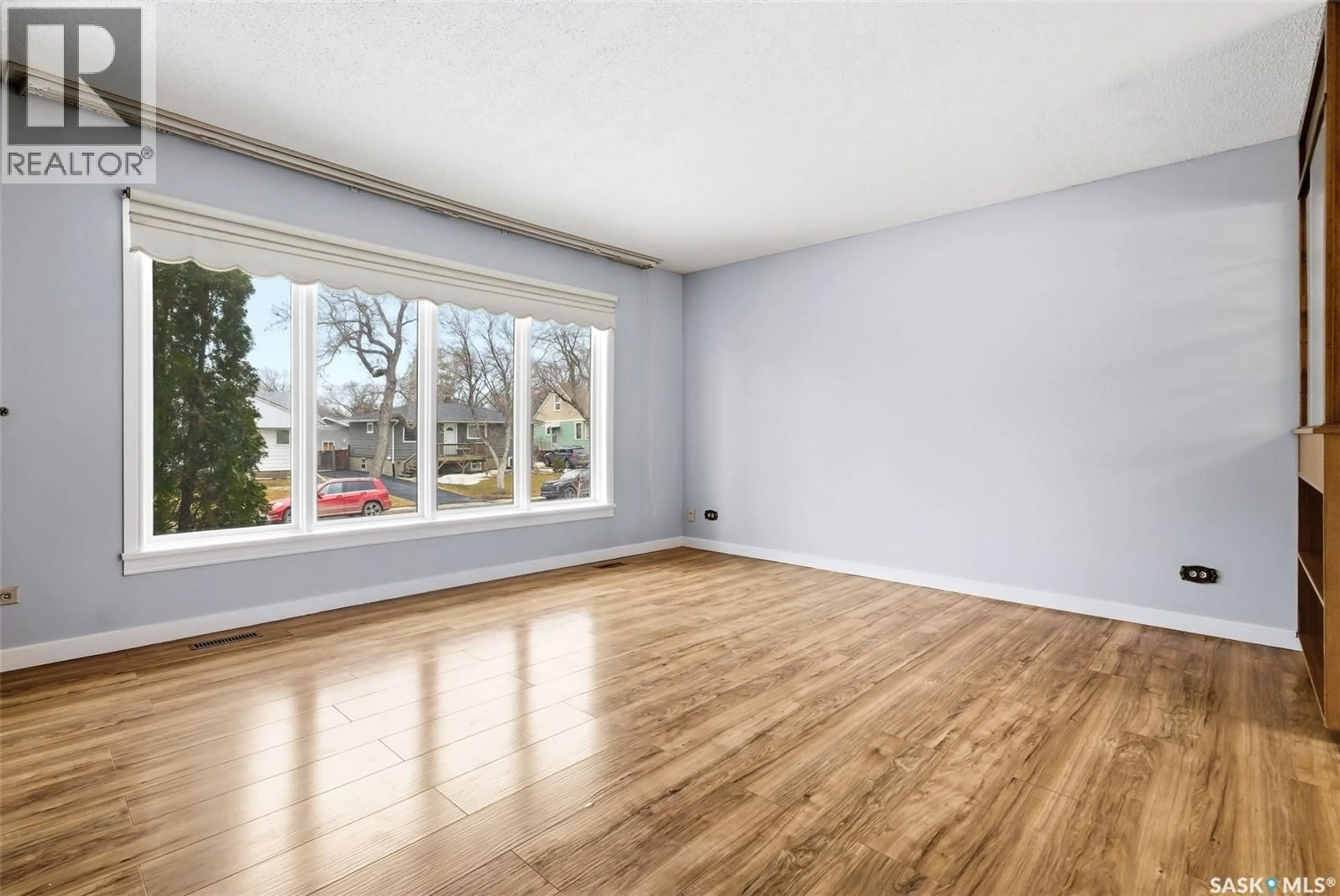 A pic of a room for E - 615 MULLIN AVENUE, Regina Saskatchewan S4N1E1