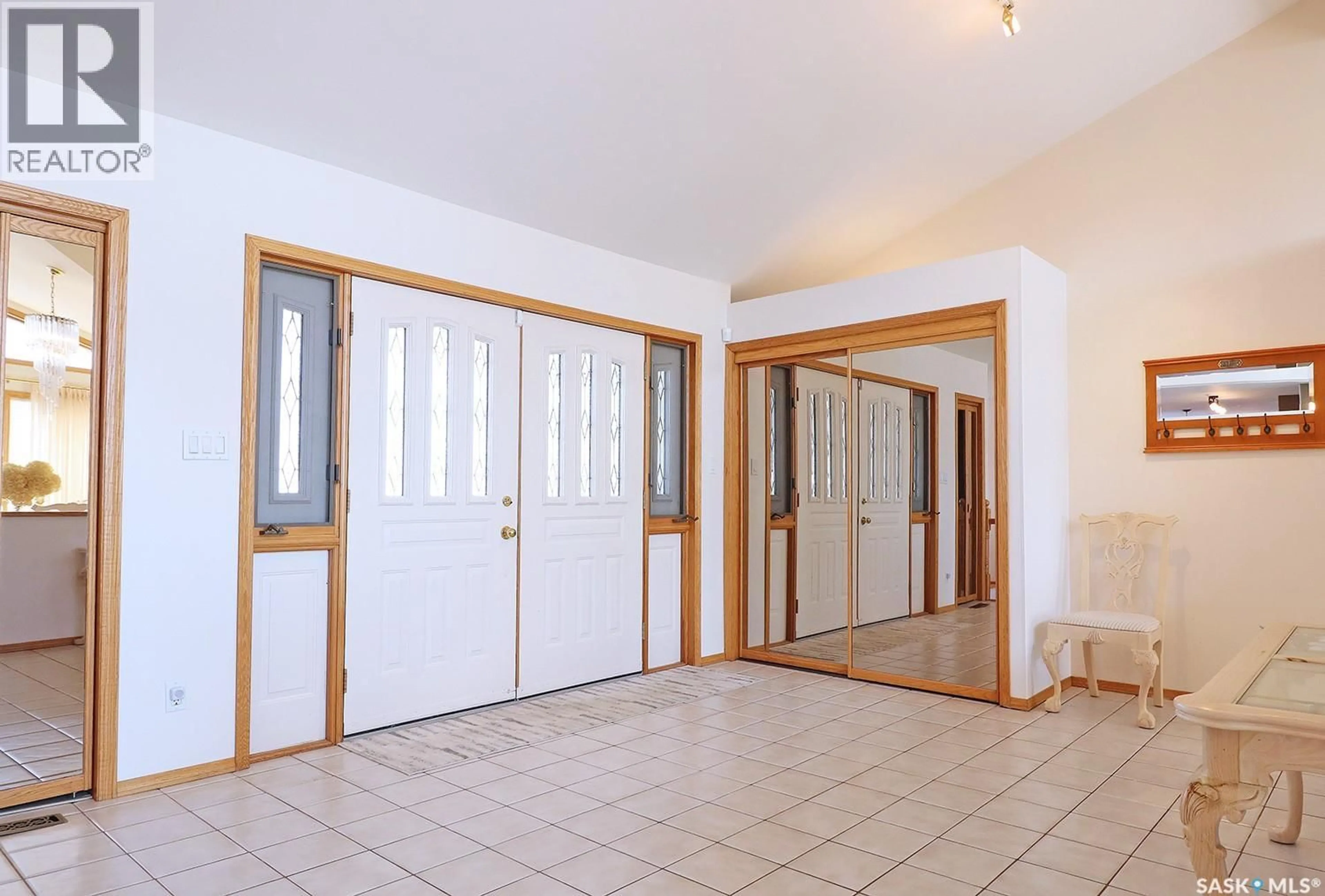 Indoor foyer for 110 LOGAN CRESCENT, Yorkton Saskatchewan S3N0V9