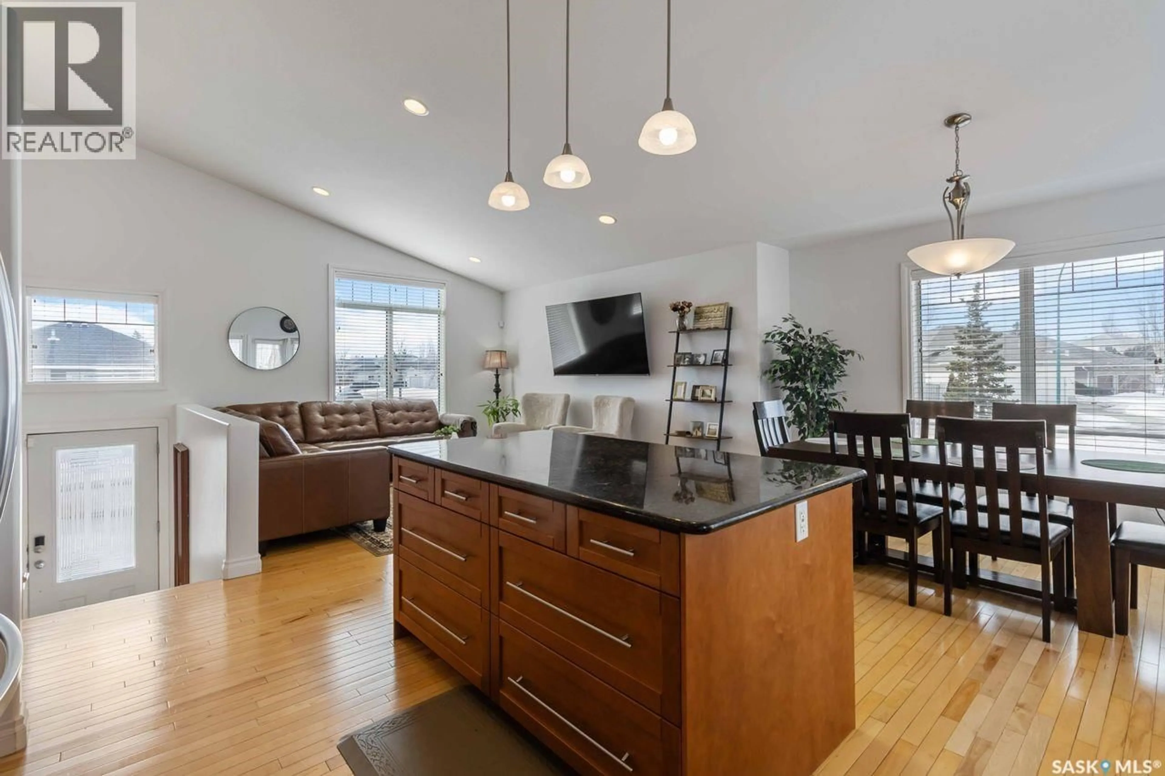 Open concept kitchen, unknown for 3 BRIARVALE CRESCENT, Saskatoon Saskatchewan S7V1C5