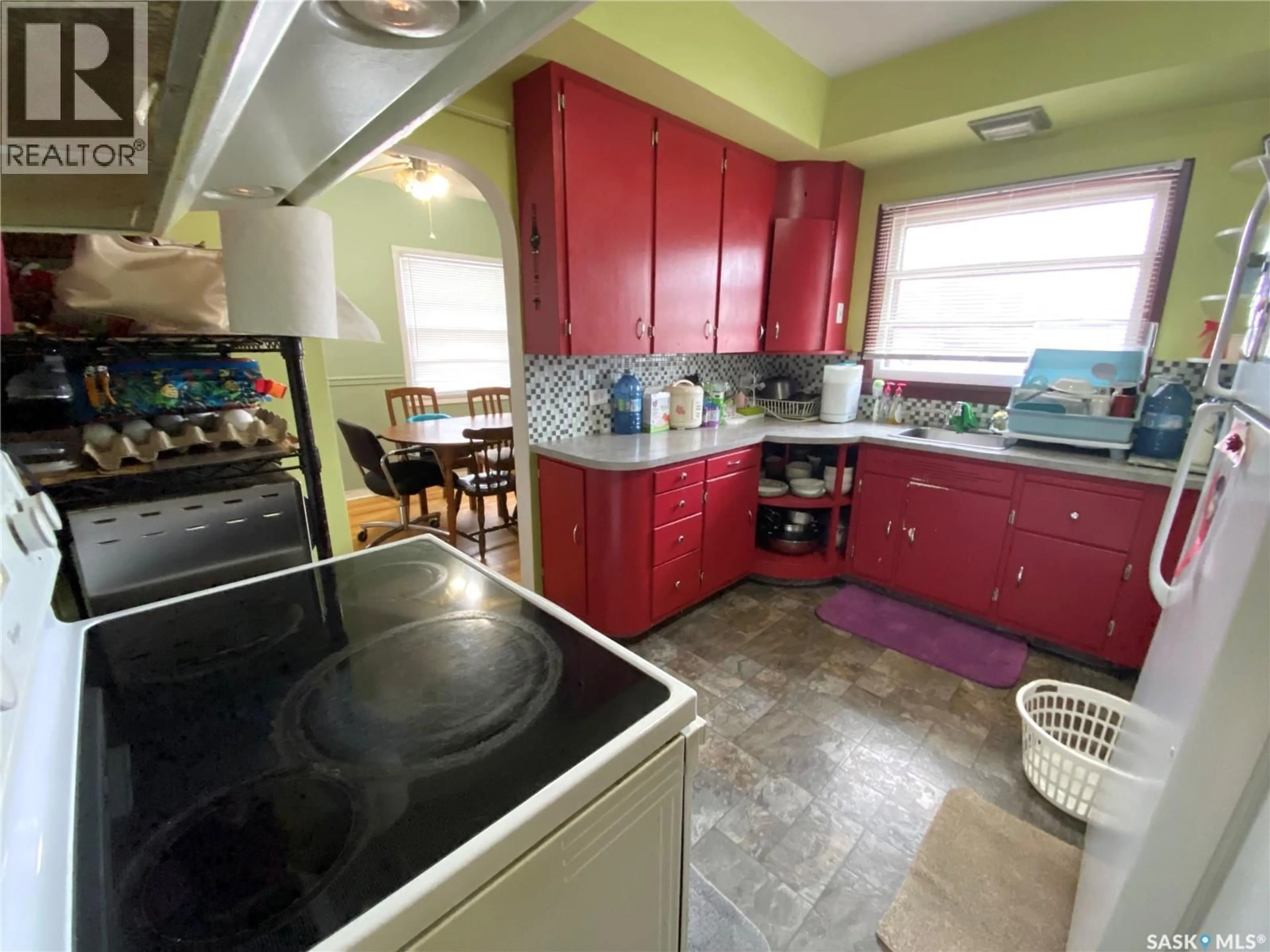 Standard kitchen, ceramic/tile floor for 612 2ND AVENUE, Swift Current Saskatchewan S9H0R3