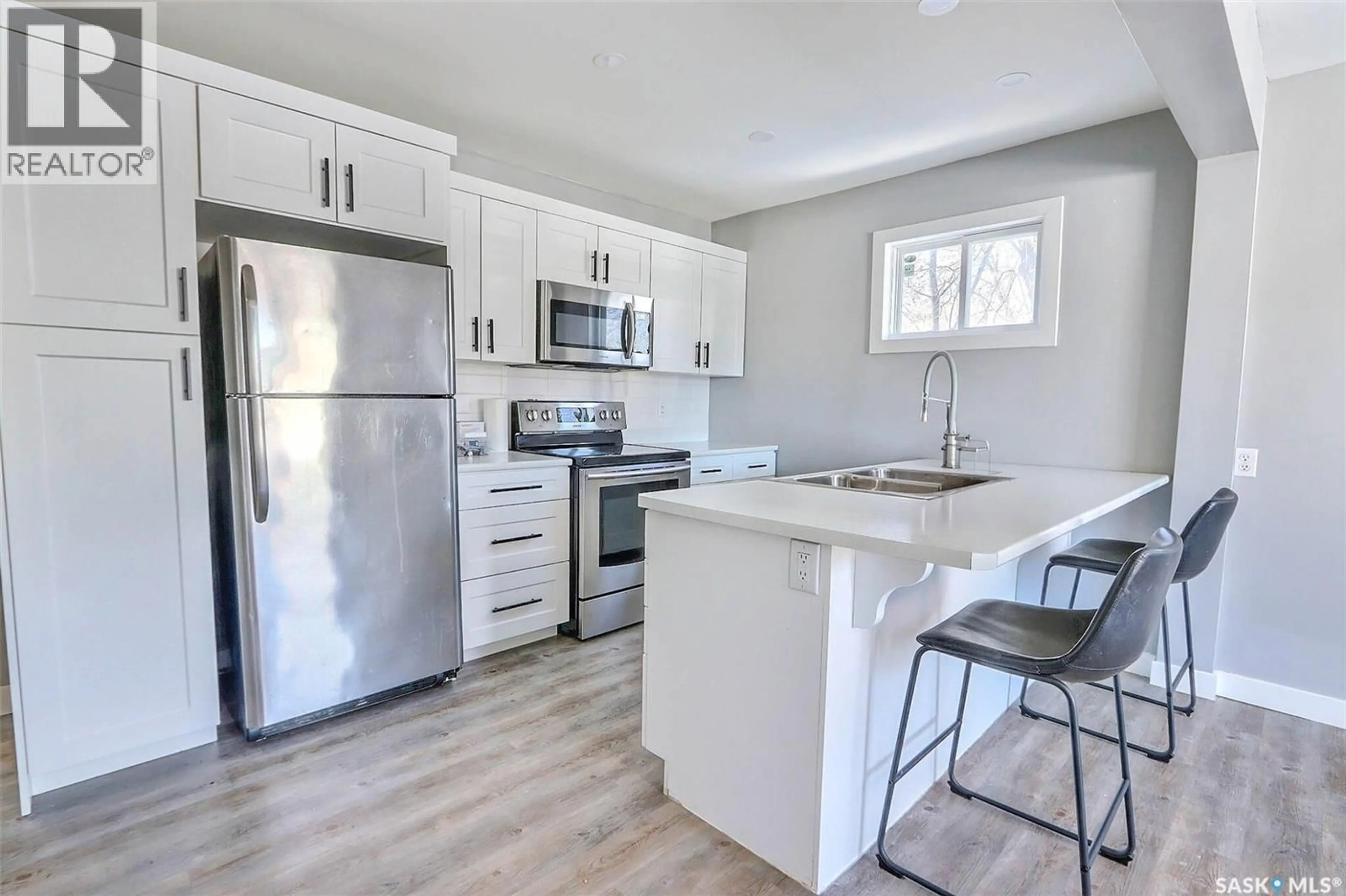 Open concept kitchen, unknown for 139 29TH STREET, Prince Albert Saskatchewan S6V4T3