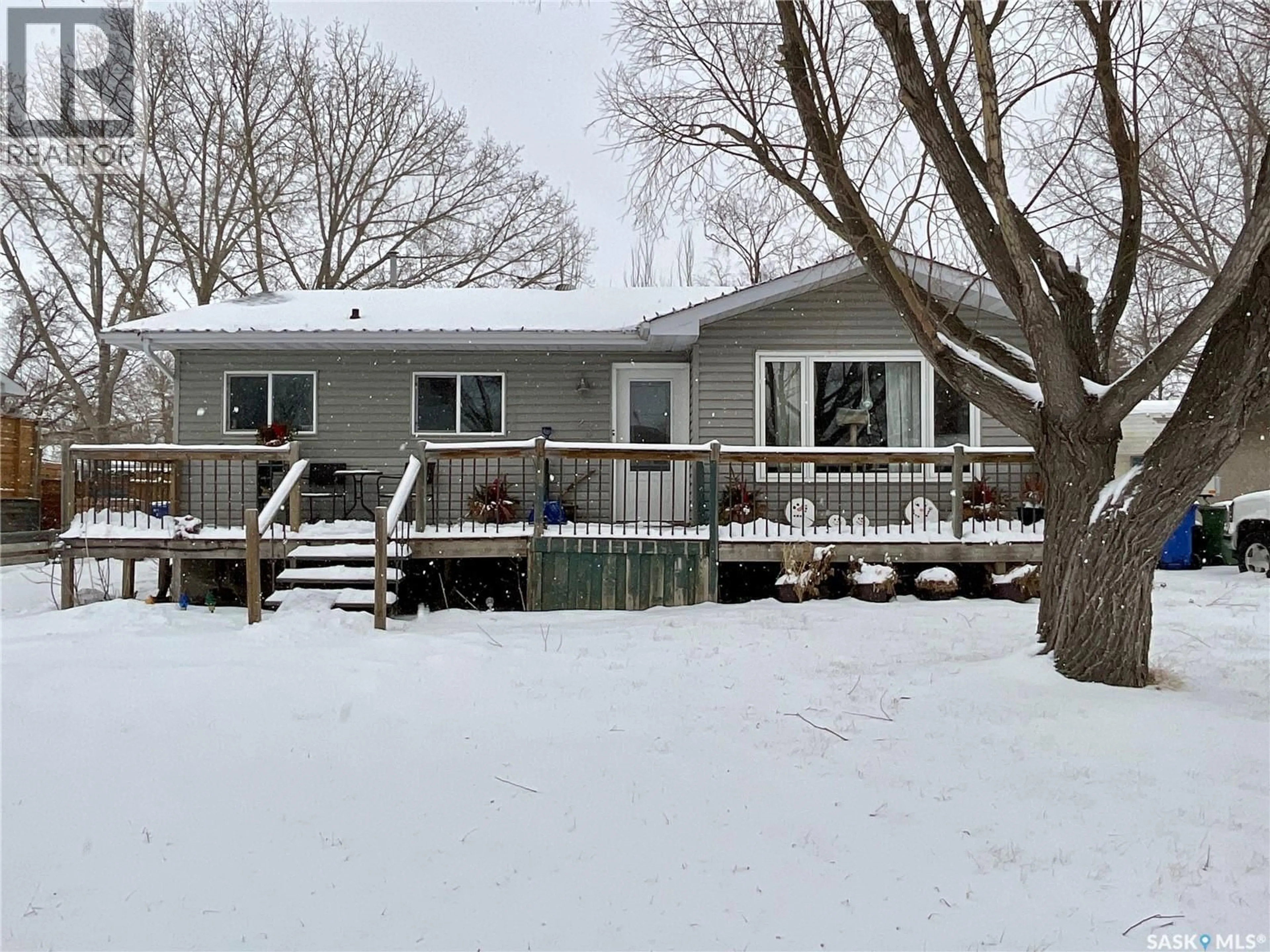 Home with vinyl exterior material, unknown for 23 BENTLEY DRIVE, Regina Saskatchewan S4N5H6