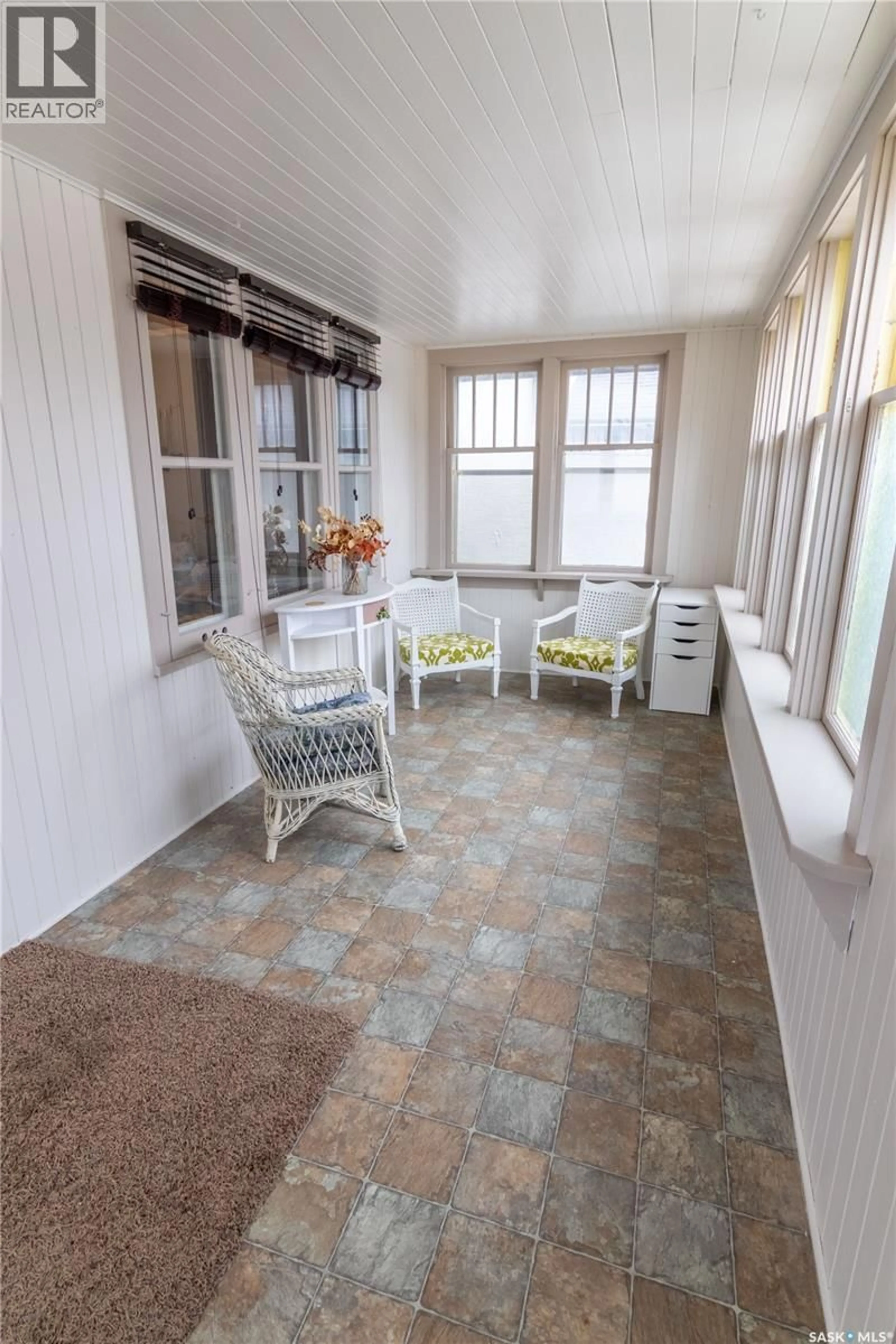 Indoor entryway for 2175 BRODER STREET, Regina Saskatchewan S4N3S5