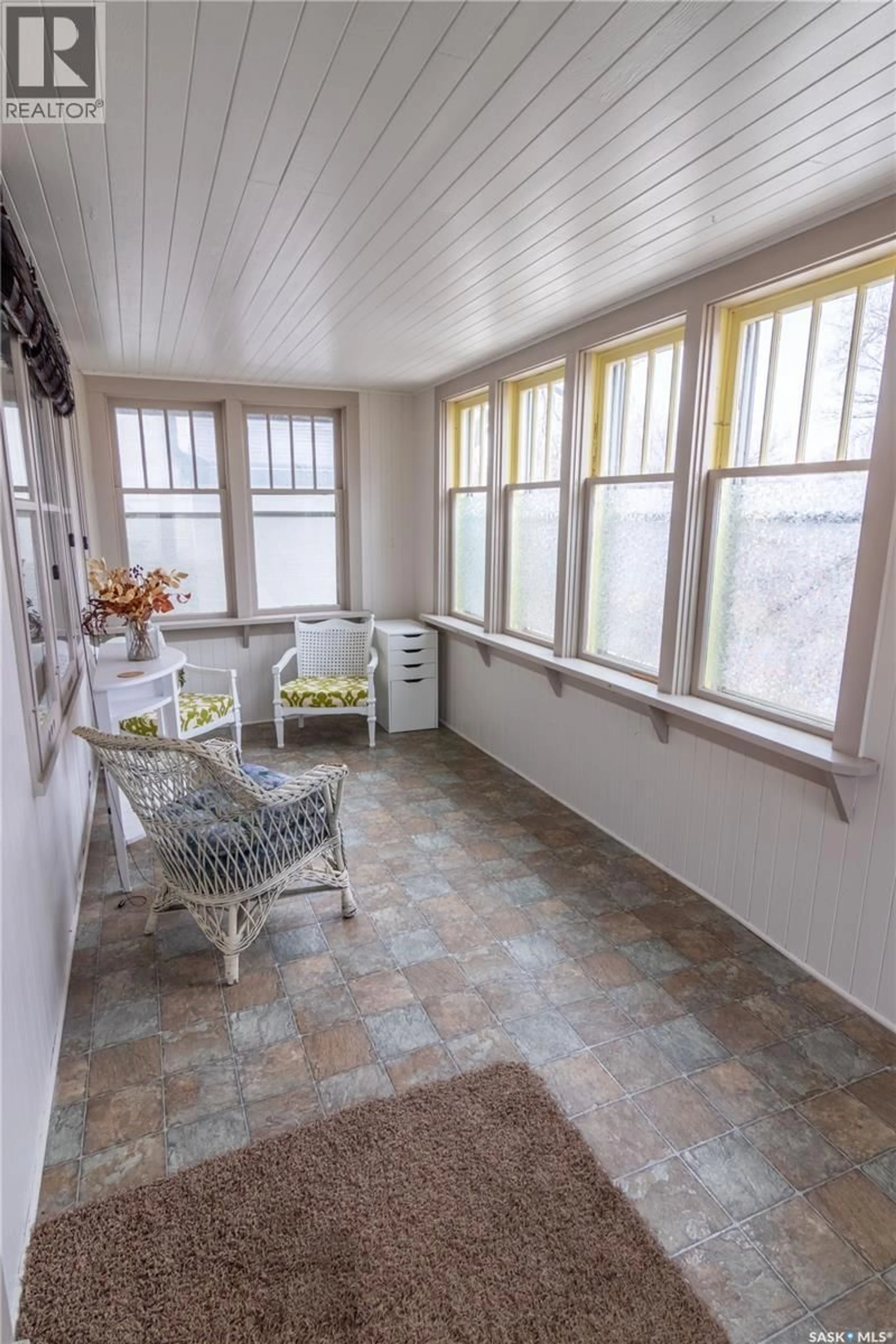 Indoor entryway for 2175 BRODER STREET, Regina Saskatchewan S4N3S5