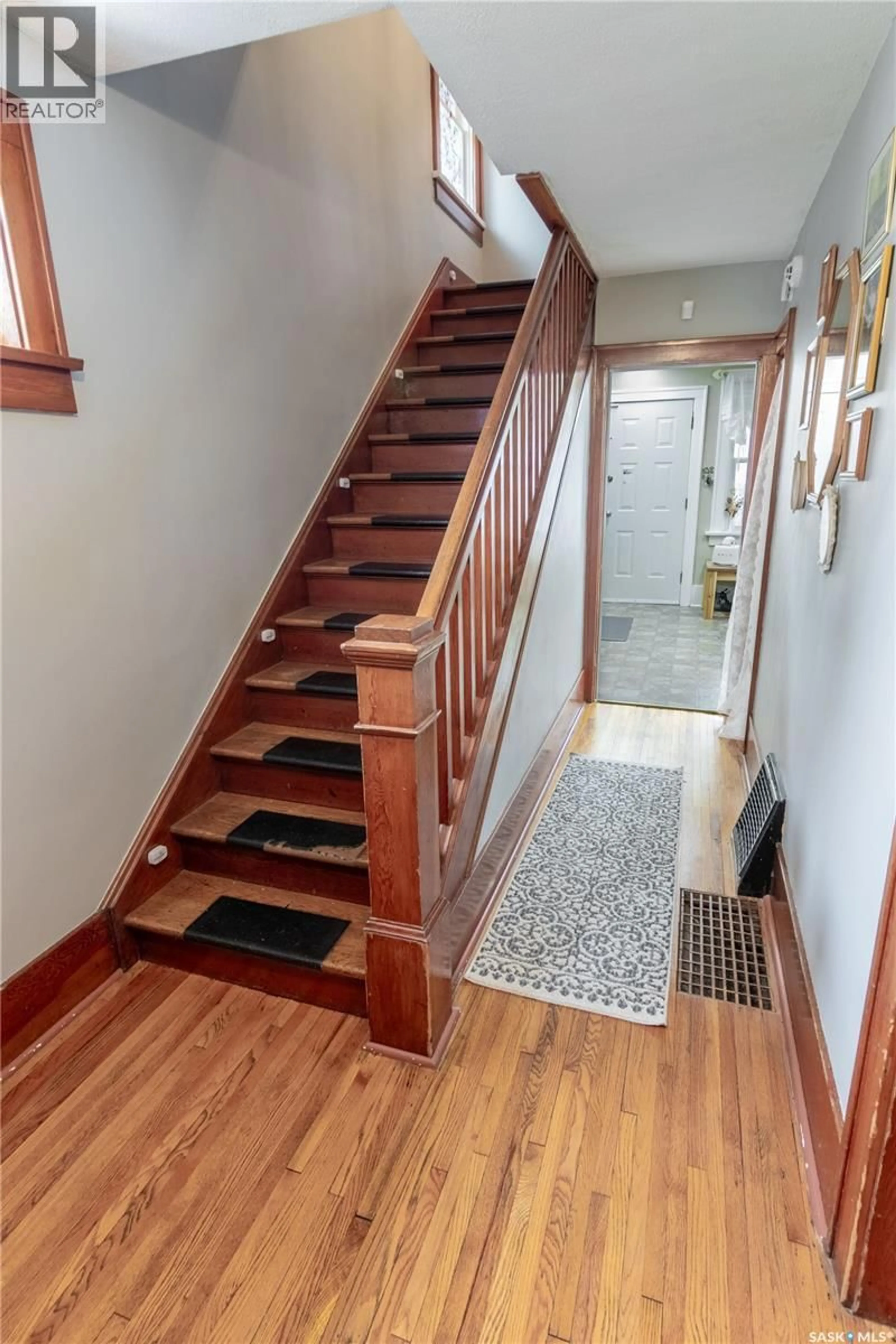 Stairs for 2175 BRODER STREET, Regina Saskatchewan S4N3S5