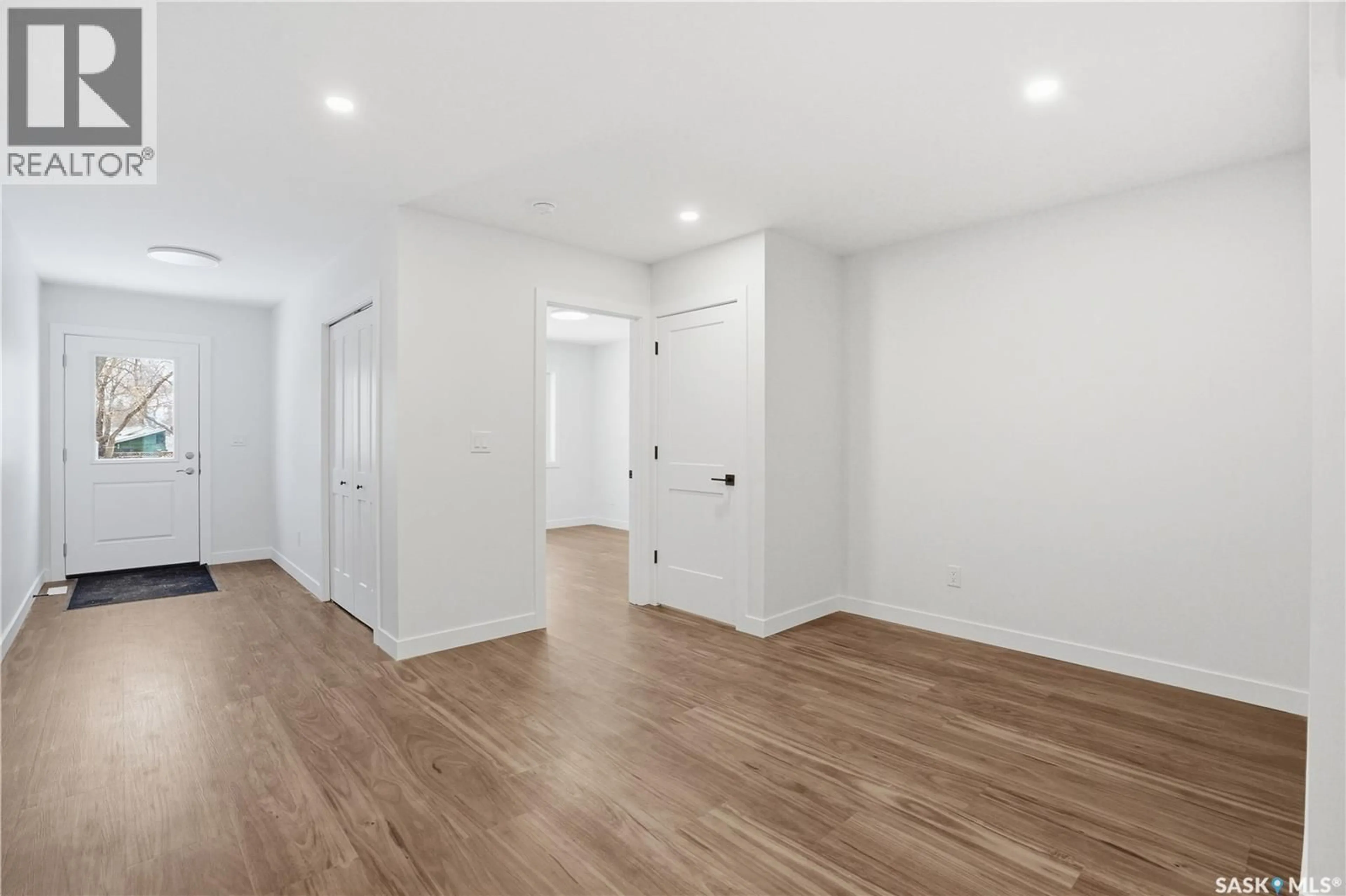 A pic of a room for 1218 G AVENUE, Saskatoon Saskatchewan S7L2A4