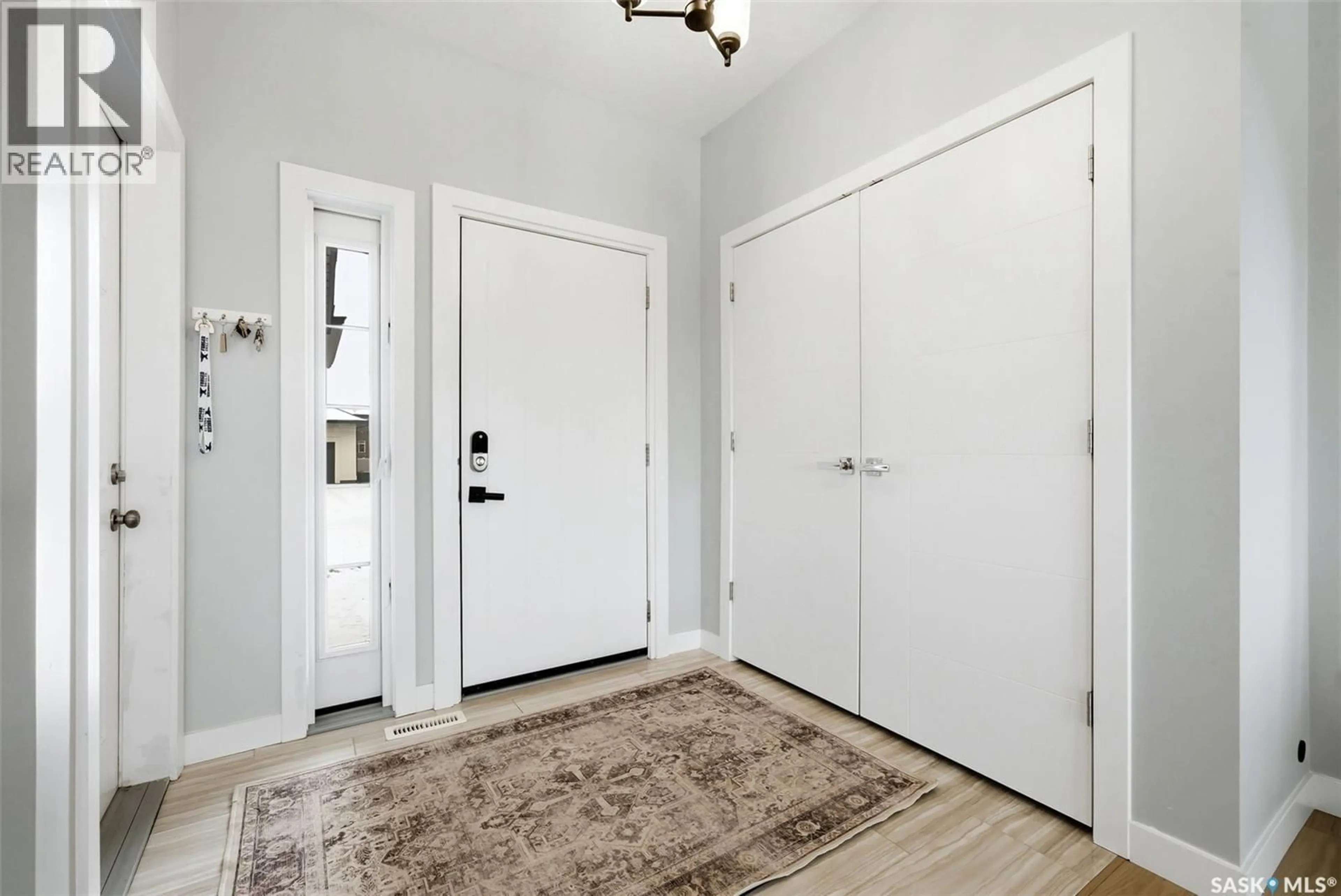 Indoor entryway for 3517 GREEN MARSH CRESCENT, Regina Saskatchewan S4V3H4