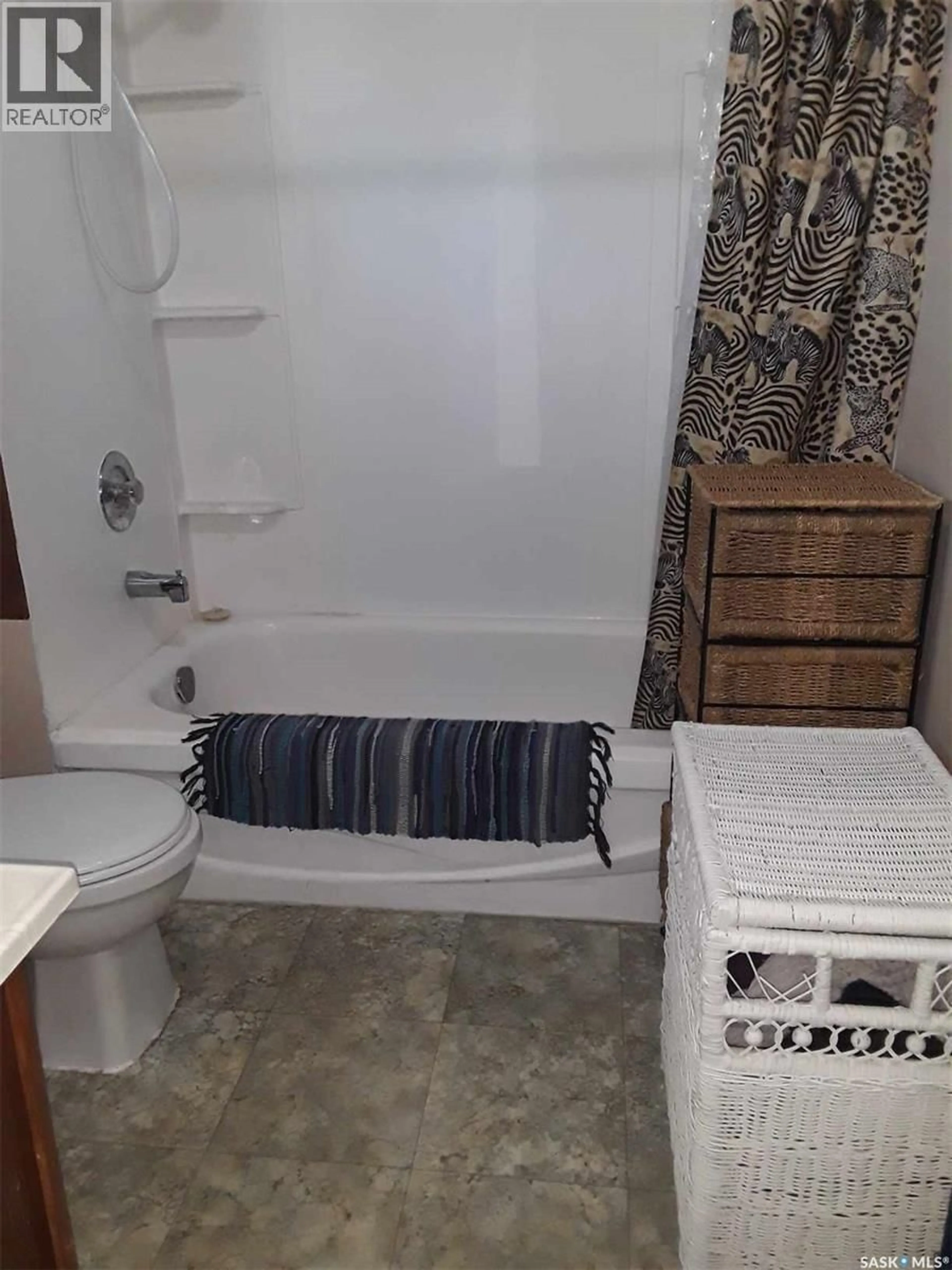 Standard bathroom, unknown for 34-24 W2 NW1, Usborne Rm No. 310 Saskatchewan S0K1W0