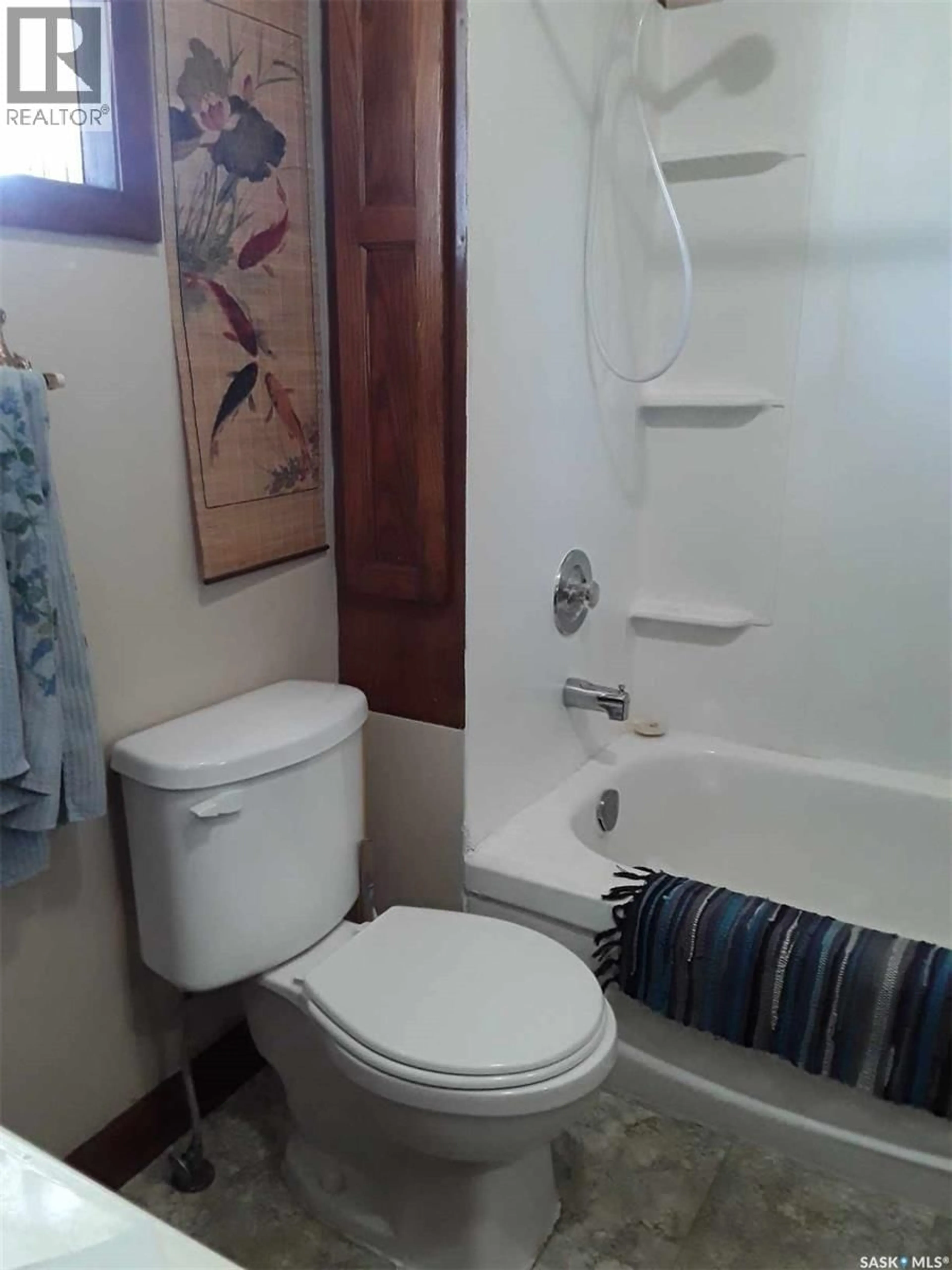 Standard bathroom, unknown for 34-24 W2 NW1, Usborne Rm No. 310 Saskatchewan S0K1W0