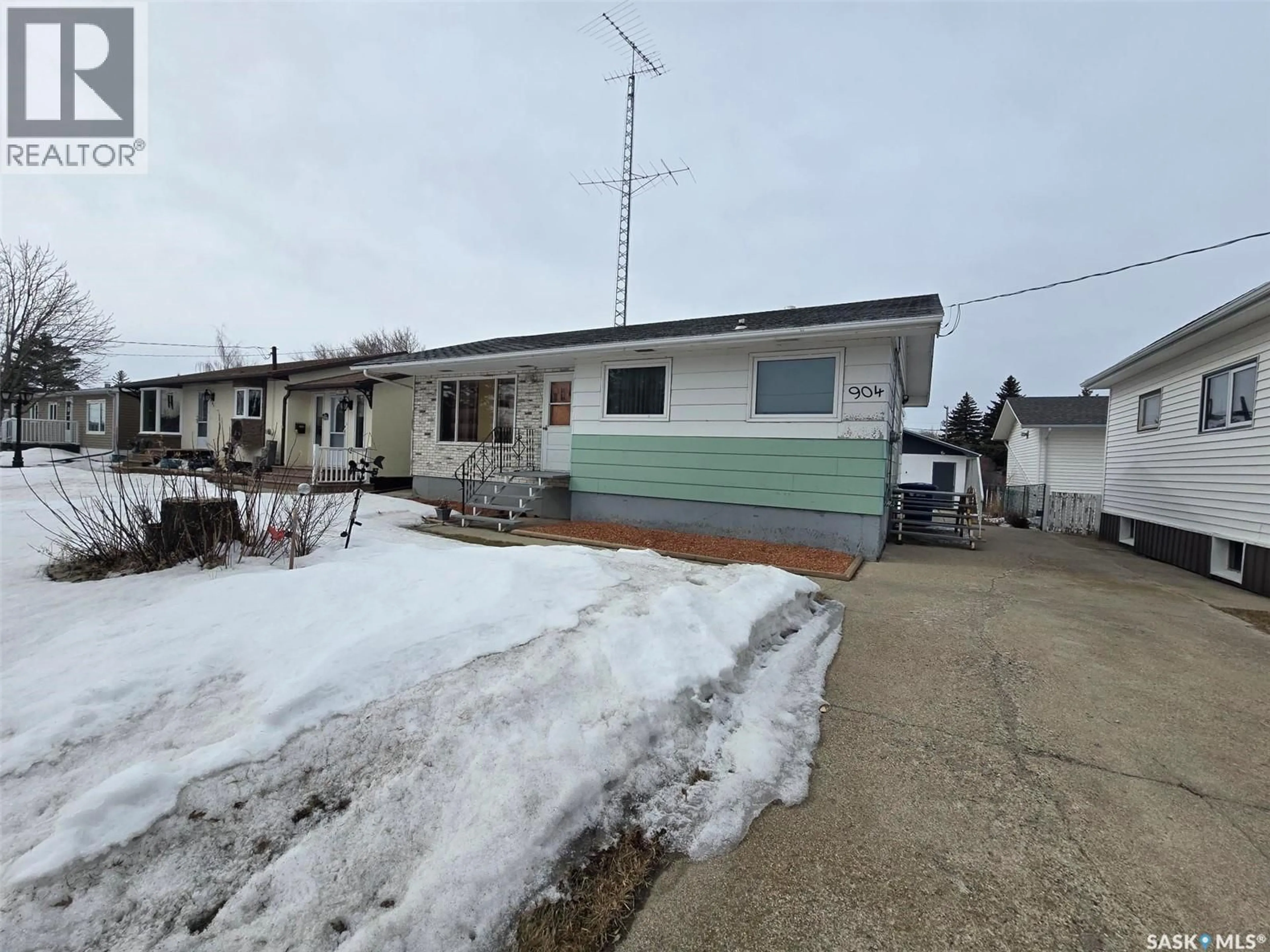 Unknown for 904 FRANCIS STREET, Grenfell Saskatchewan S0G2B0
