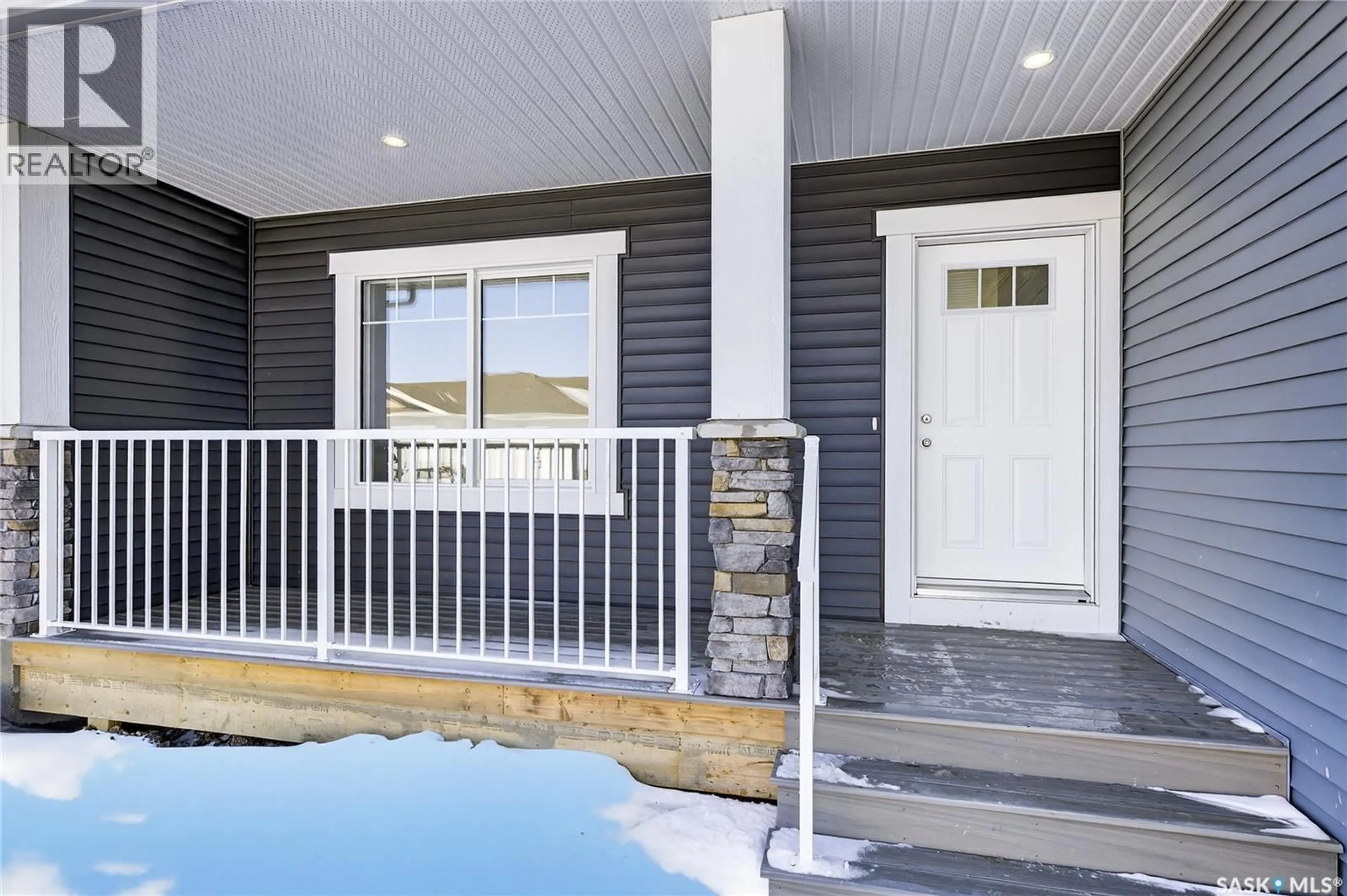 Home with vinyl exterior material, water/lake/river/ocean view for 104 150 MIROND ROAD, Martensville Saskatchewan S0K2T1