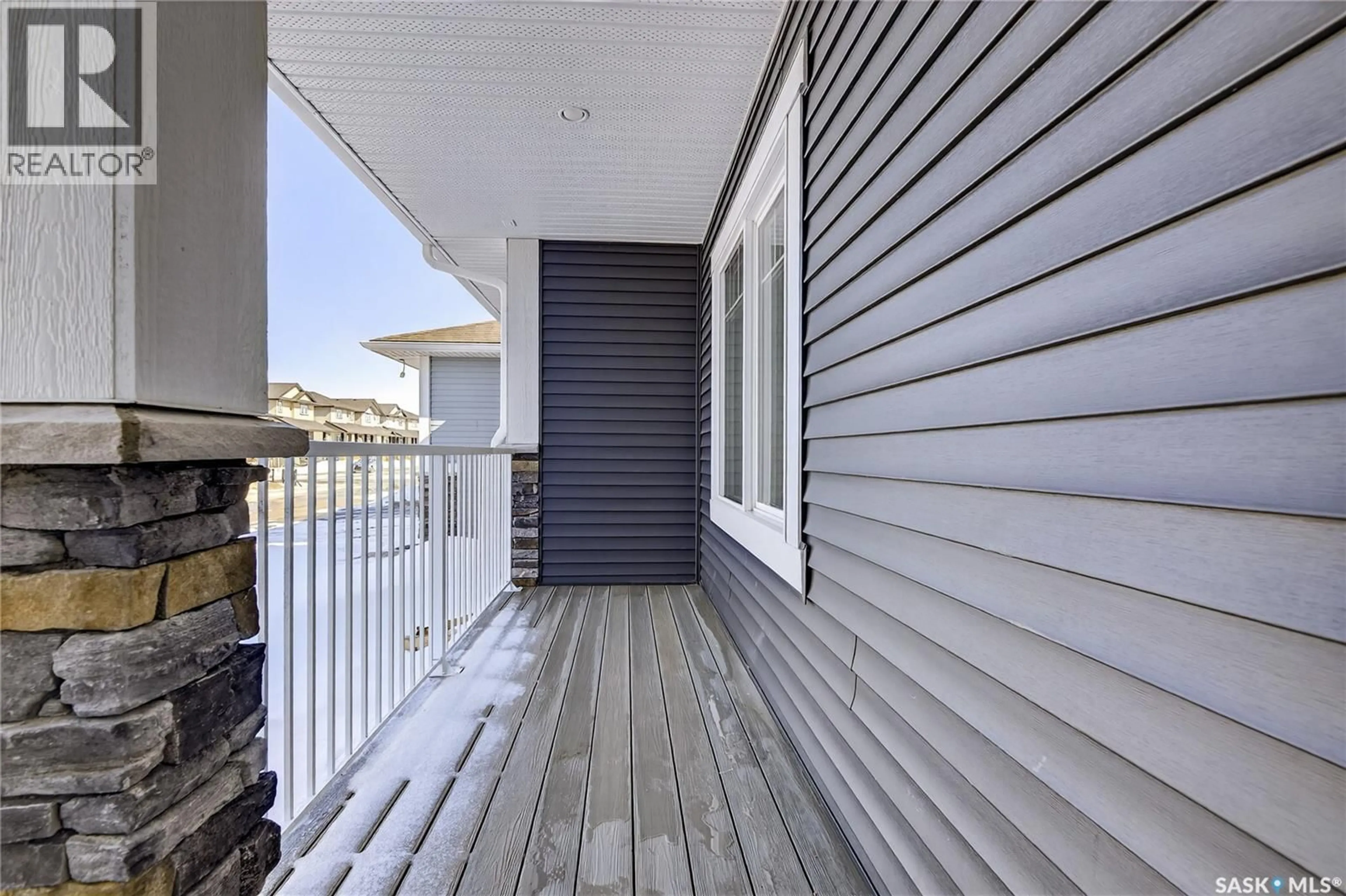 Patio, street for 104 150 MIROND ROAD, Martensville Saskatchewan S0K2T1