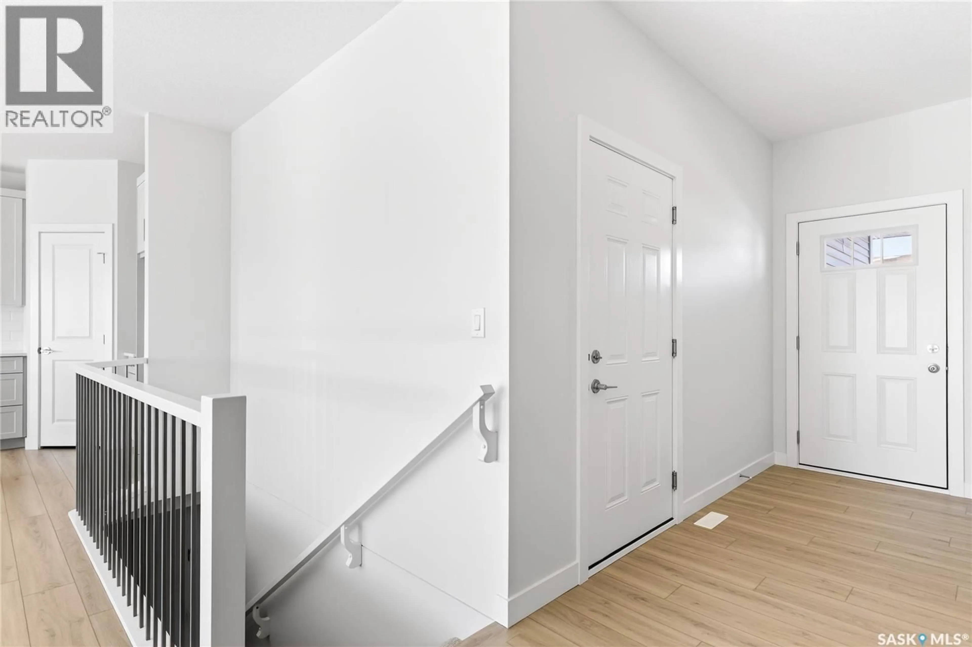 Indoor entryway for 104 150 MIROND ROAD, Martensville Saskatchewan S0K2T1