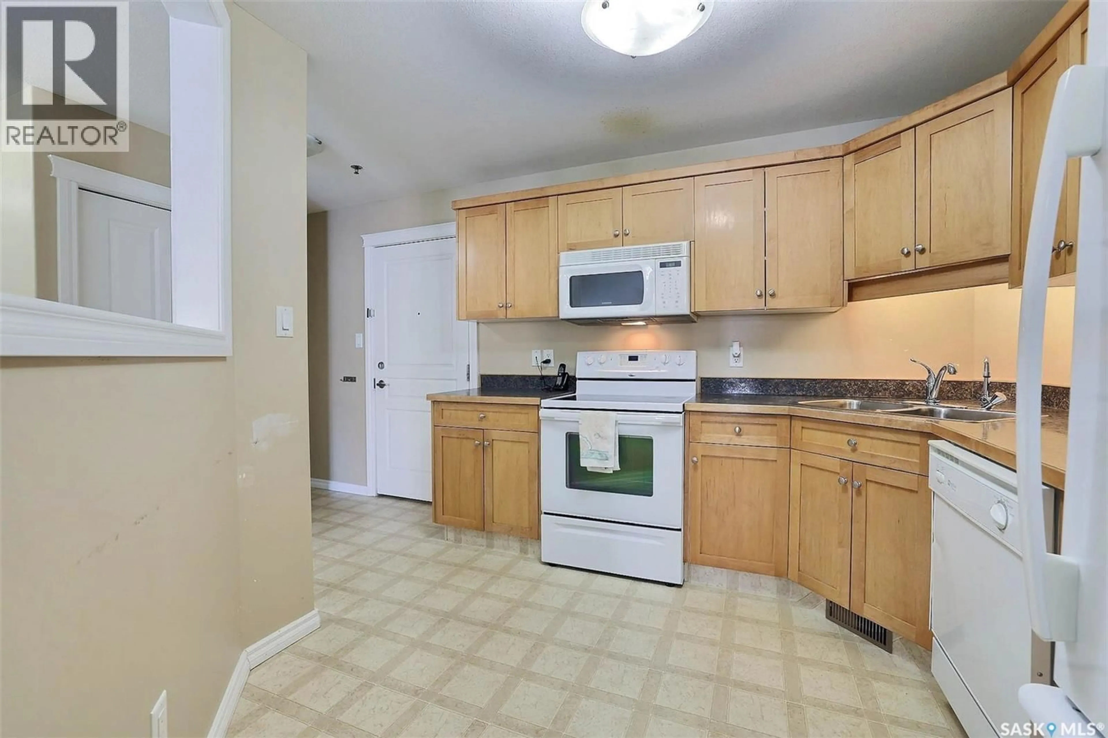 Standard kitchen, unknown for 205 - 3946 ROBINSON STREET, Regina Saskatchewan S4S3C8