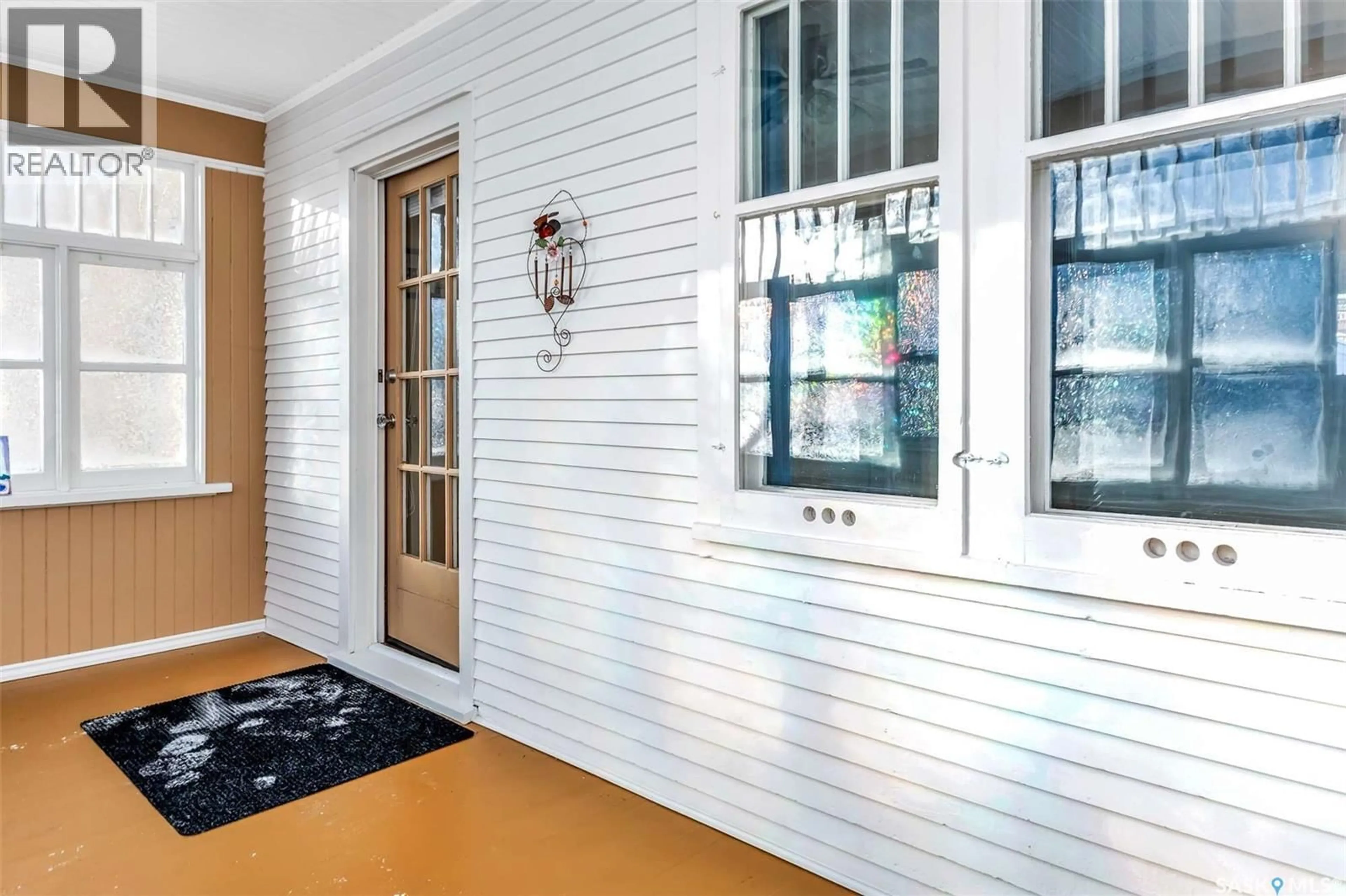 Indoor entryway for 2244 HALIFAX STREET, Regina Saskatchewan S4P1V2