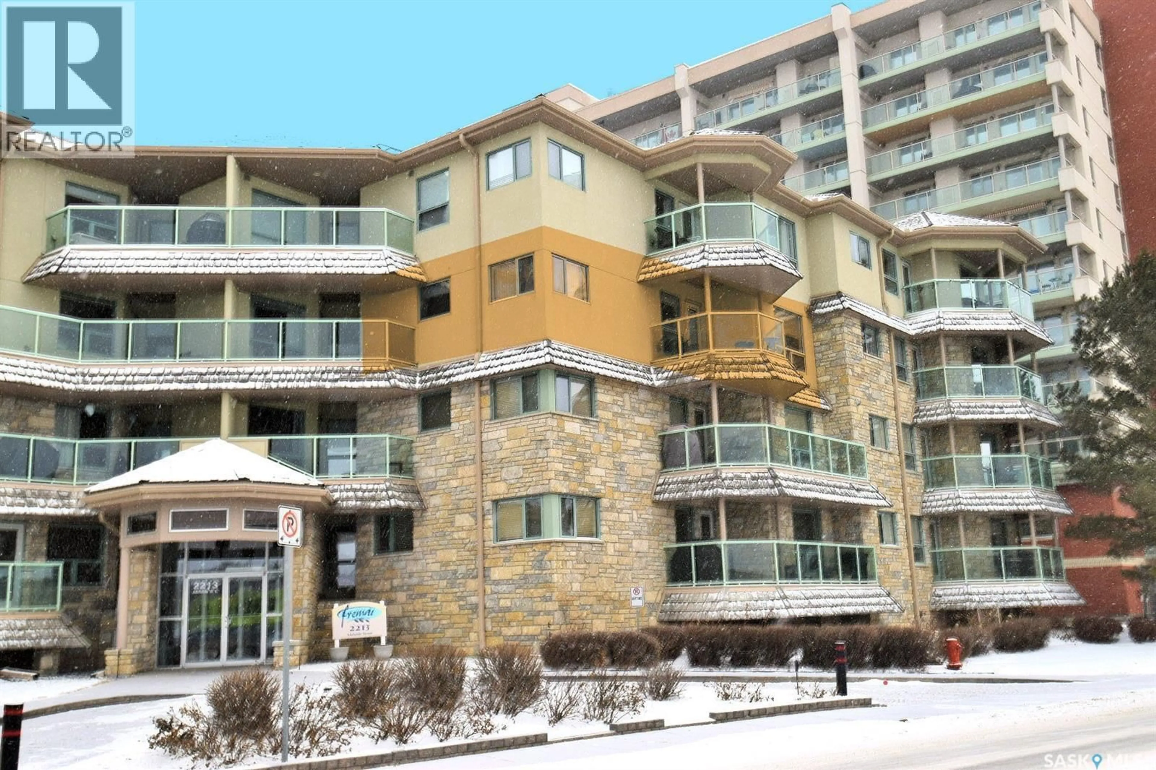 Patio, building for 2213 - 315 ADELAIDE STREET, Saskatoon Saskatchewan S7J0J6