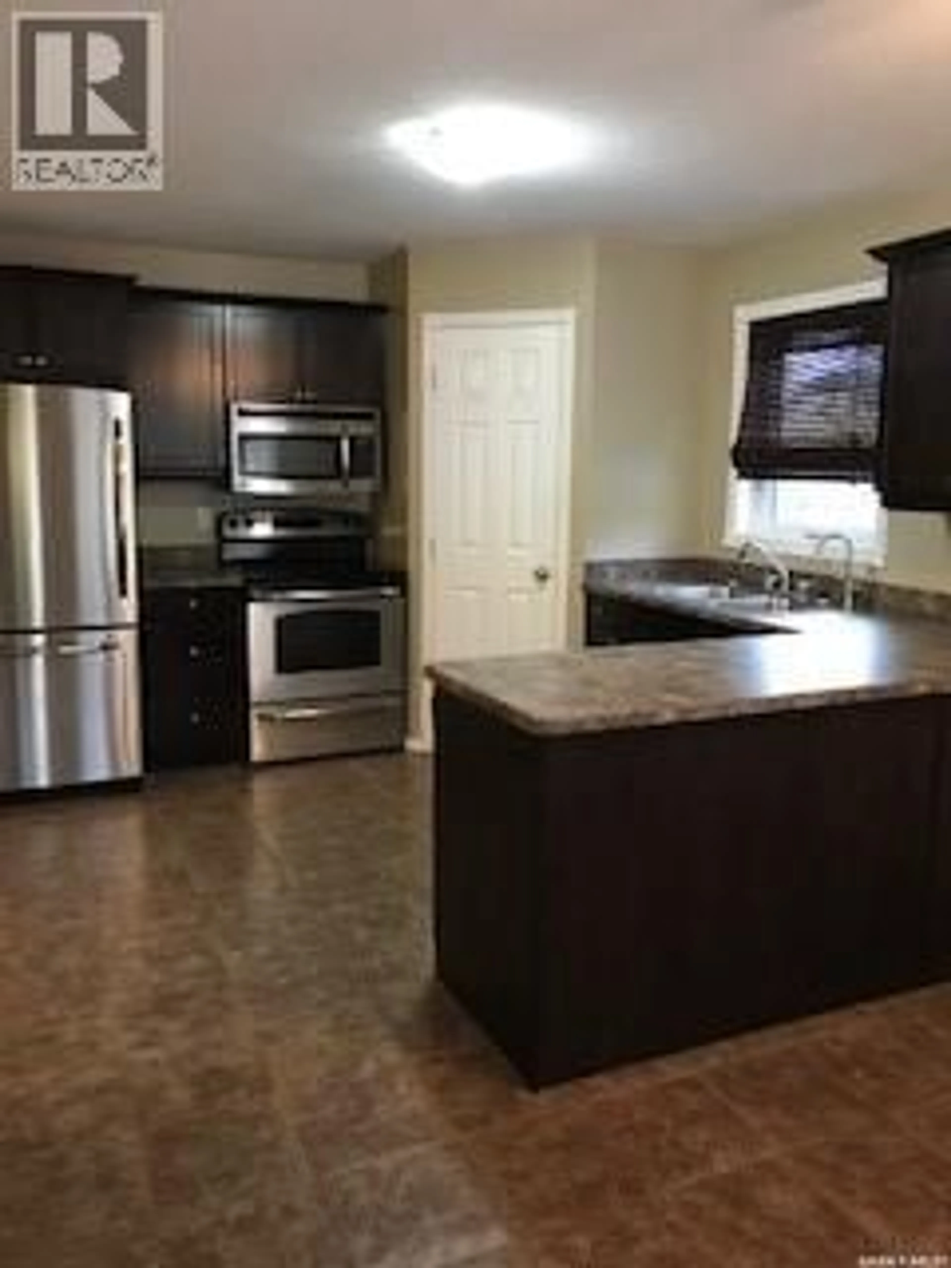 Open concept kitchen, unknown for 1622 5TH AVENUE, Regina Saskatchewan S4R0R5