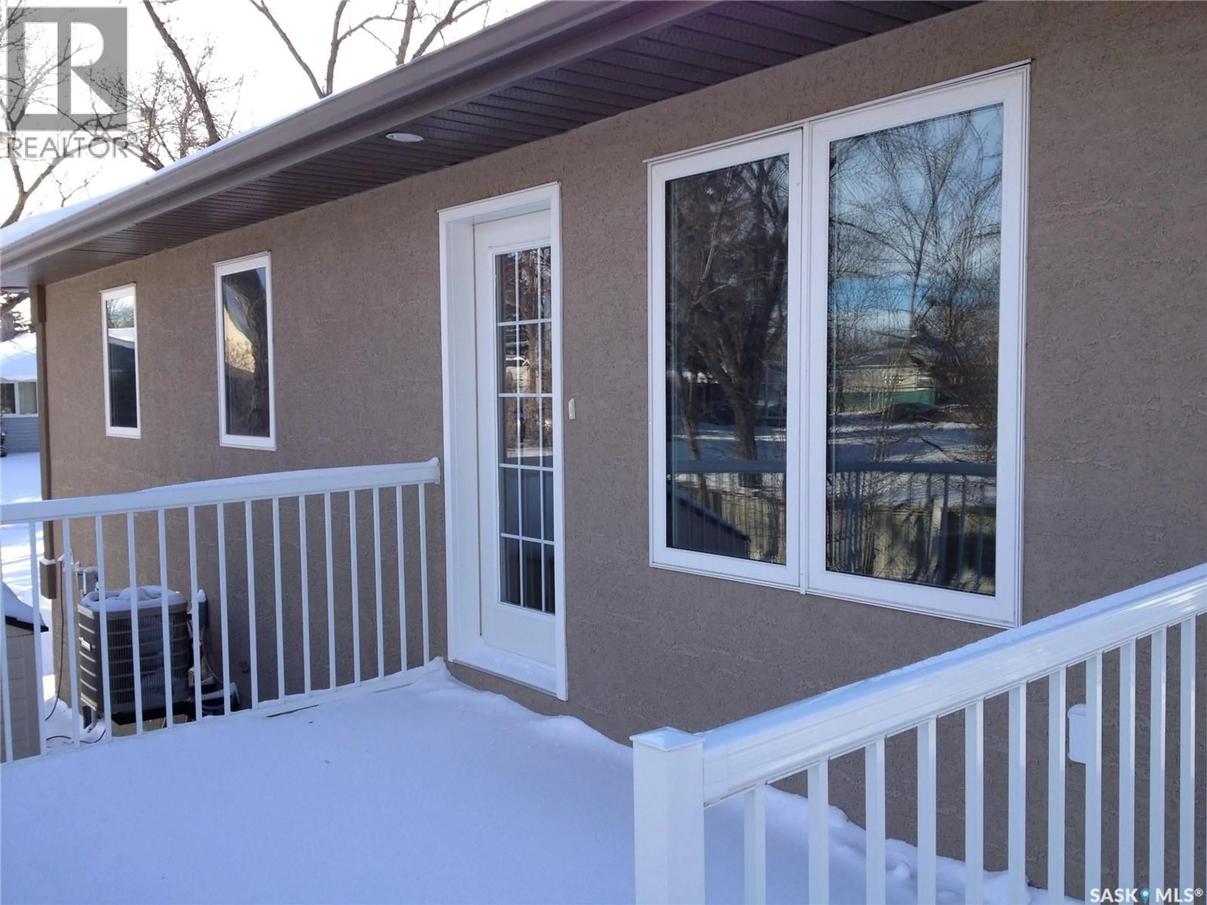 Home with vinyl exterior material, water/lake/river/ocean view for 1610 5TH AVENUE, Regina Saskatchewan S4R0R5