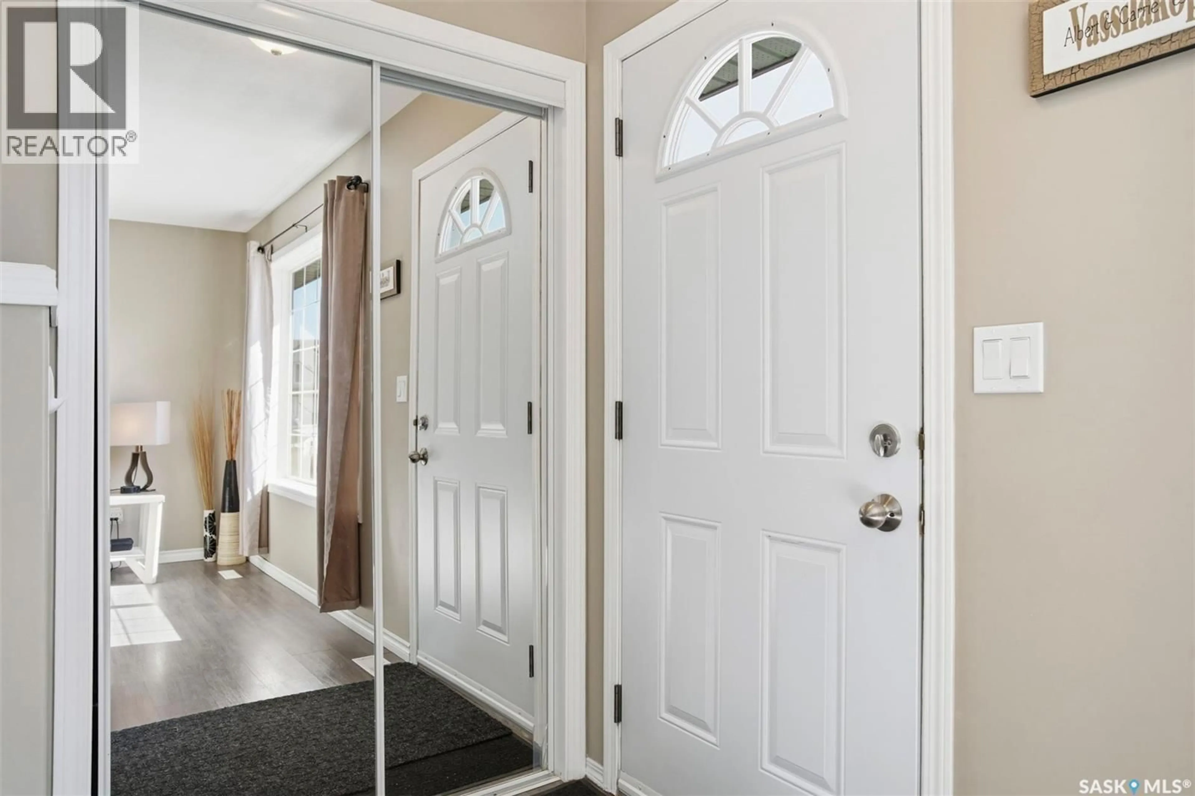 Indoor entryway for 670 - 228 KENDERDINE ROAD, Saskatoon Saskatchewan S7N4W4