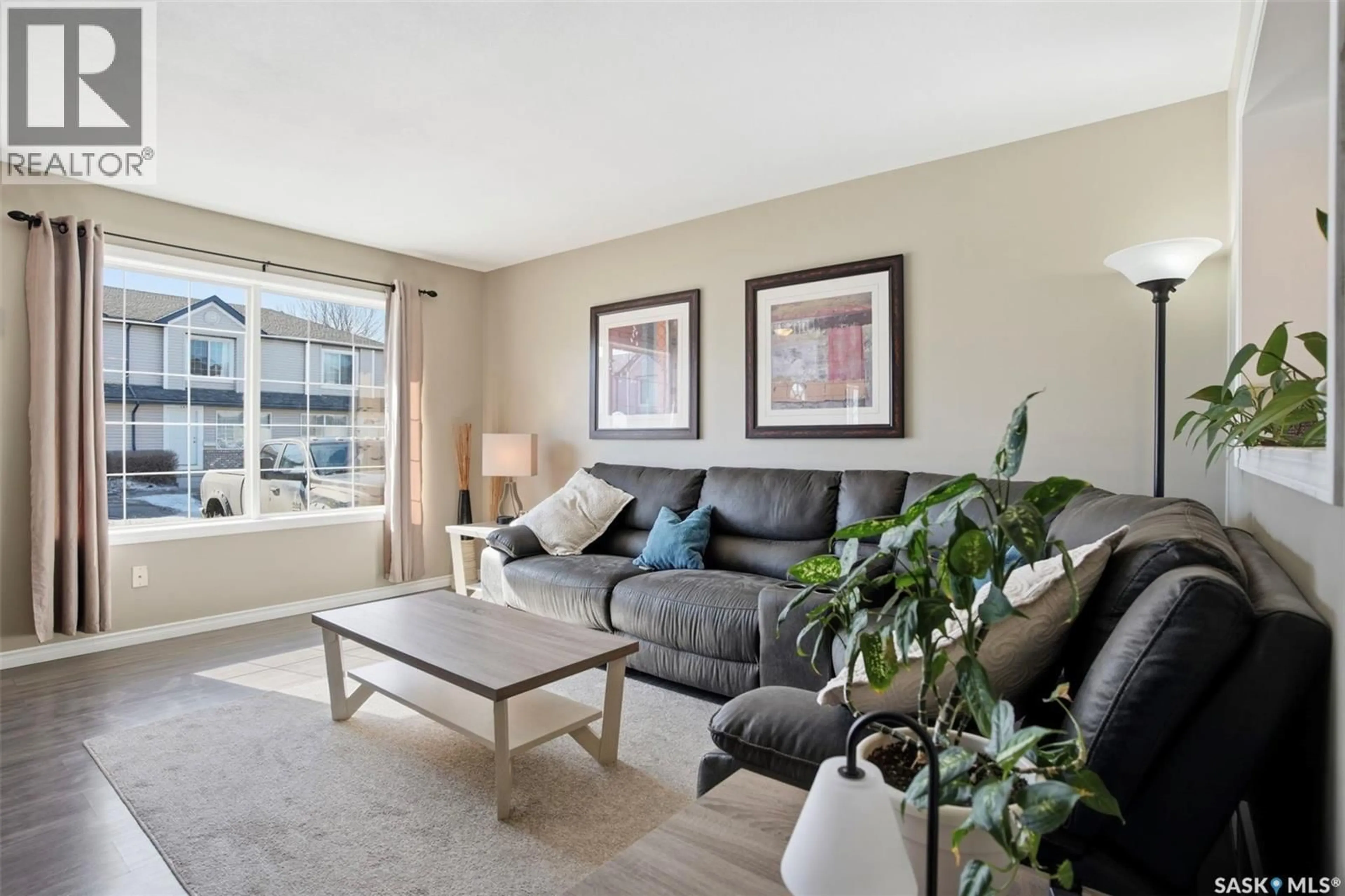 Living room with furniture, unknown for 670 - 228 KENDERDINE ROAD, Saskatoon Saskatchewan S7N4W4