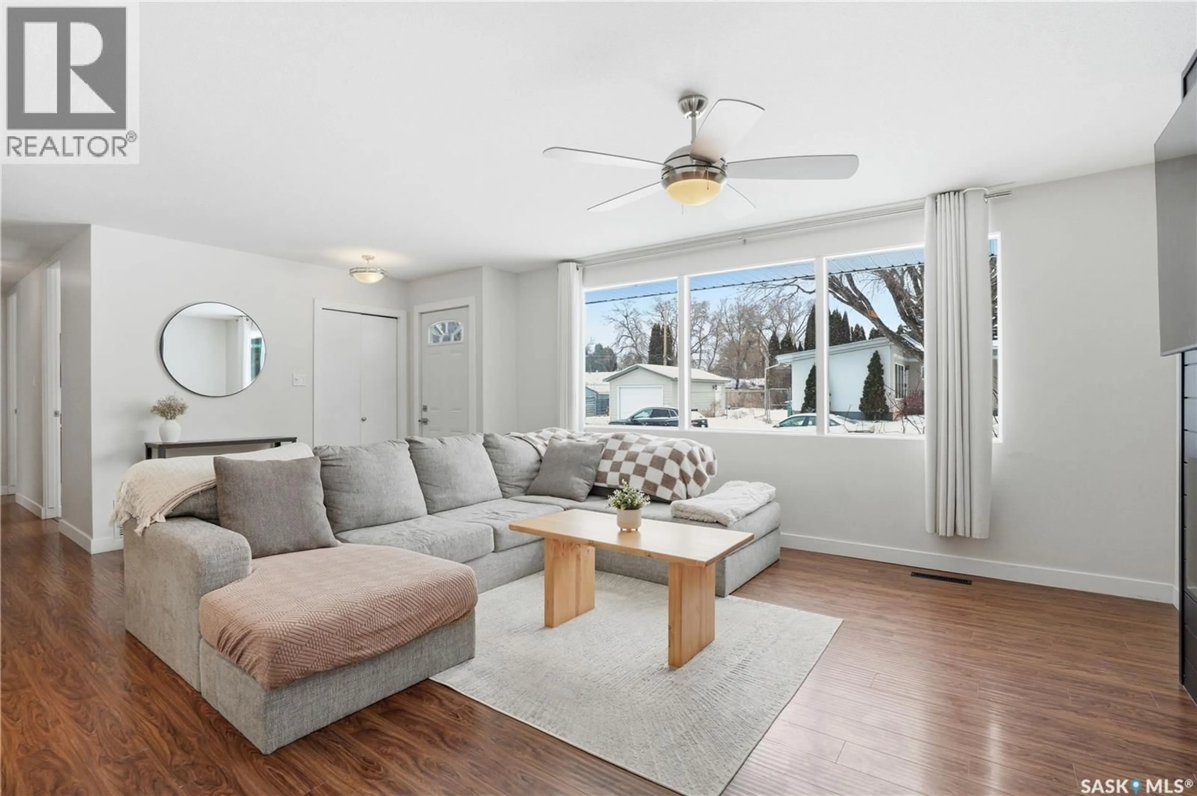 Living room with furniture, unknown for 11 LING STREET, Saskatoon Saskatchewan S7H3G4