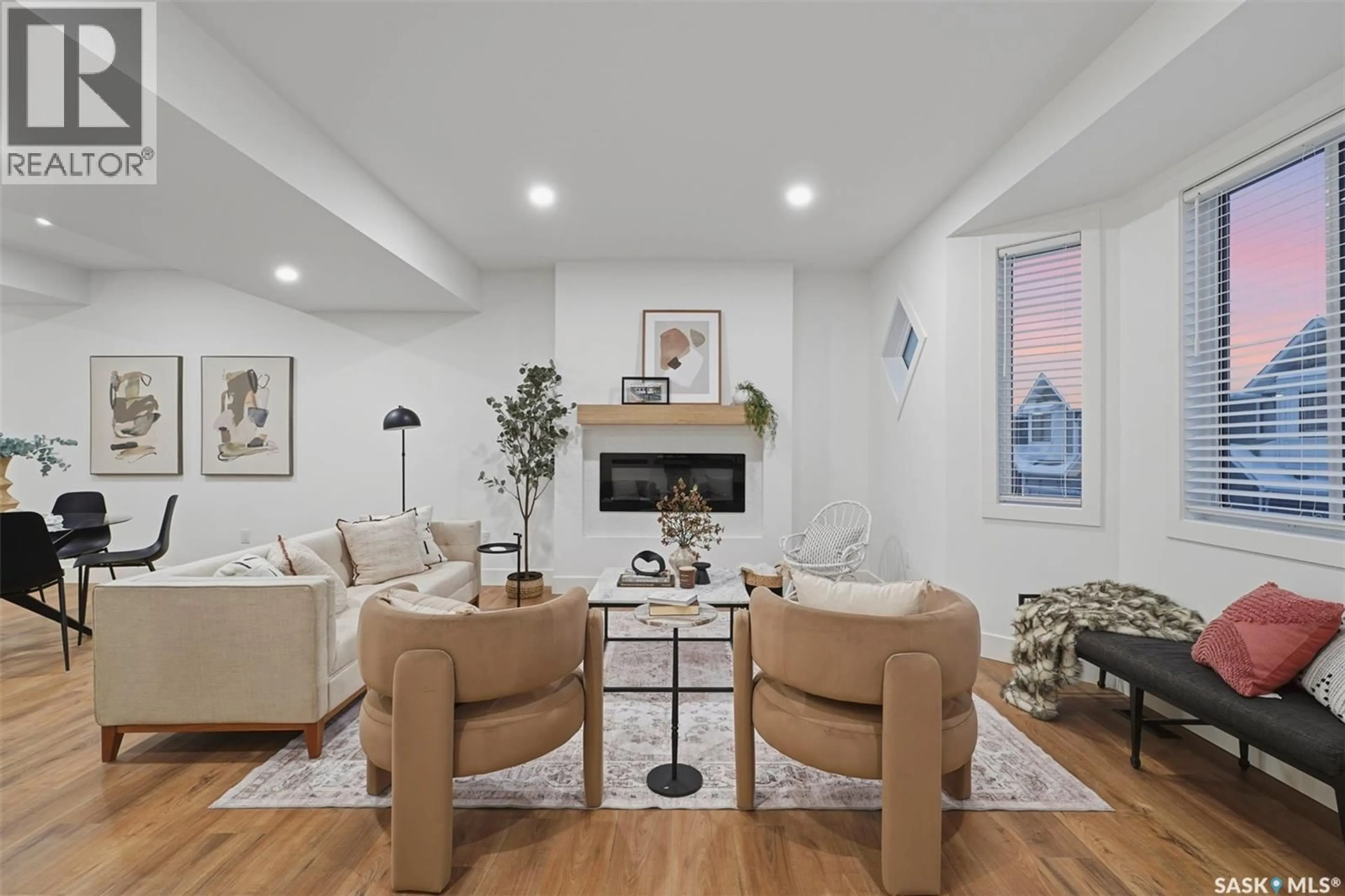 Living room with furniture, unknown for 131 3220 11TH STREET, Saskatoon Saskatchewan S7M5M4