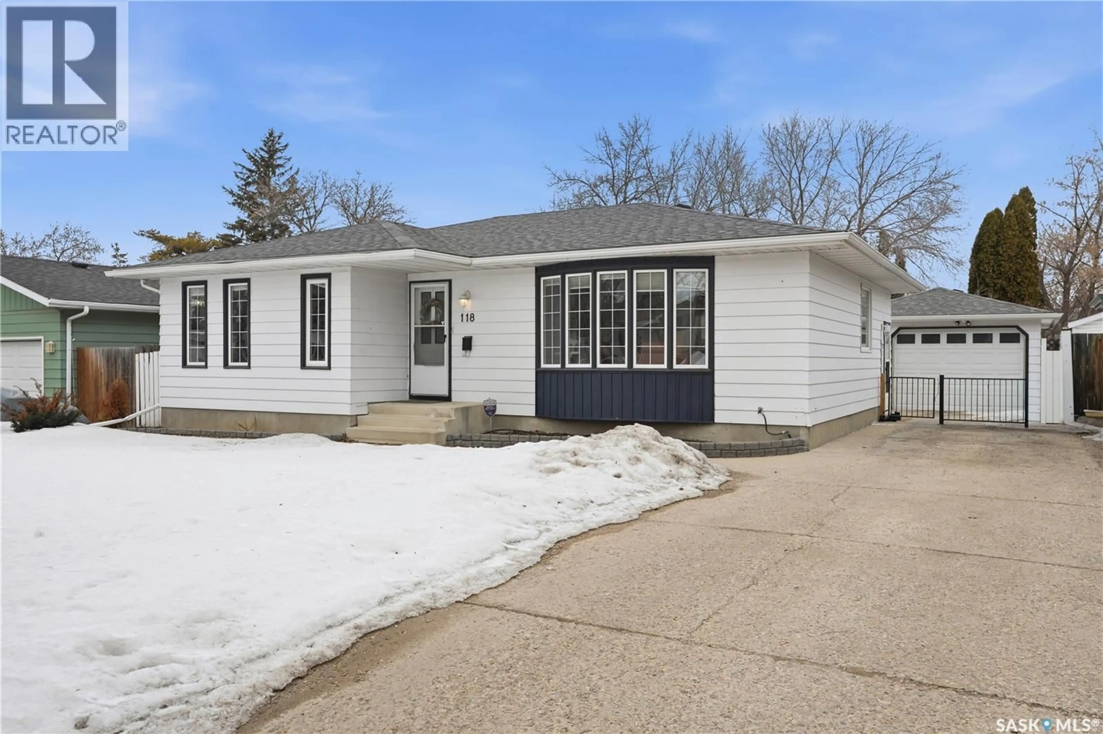 Home with vinyl exterior material, street for 118 APPLEBY DRIVE, Saskatoon Saskatchewan S7M4B5