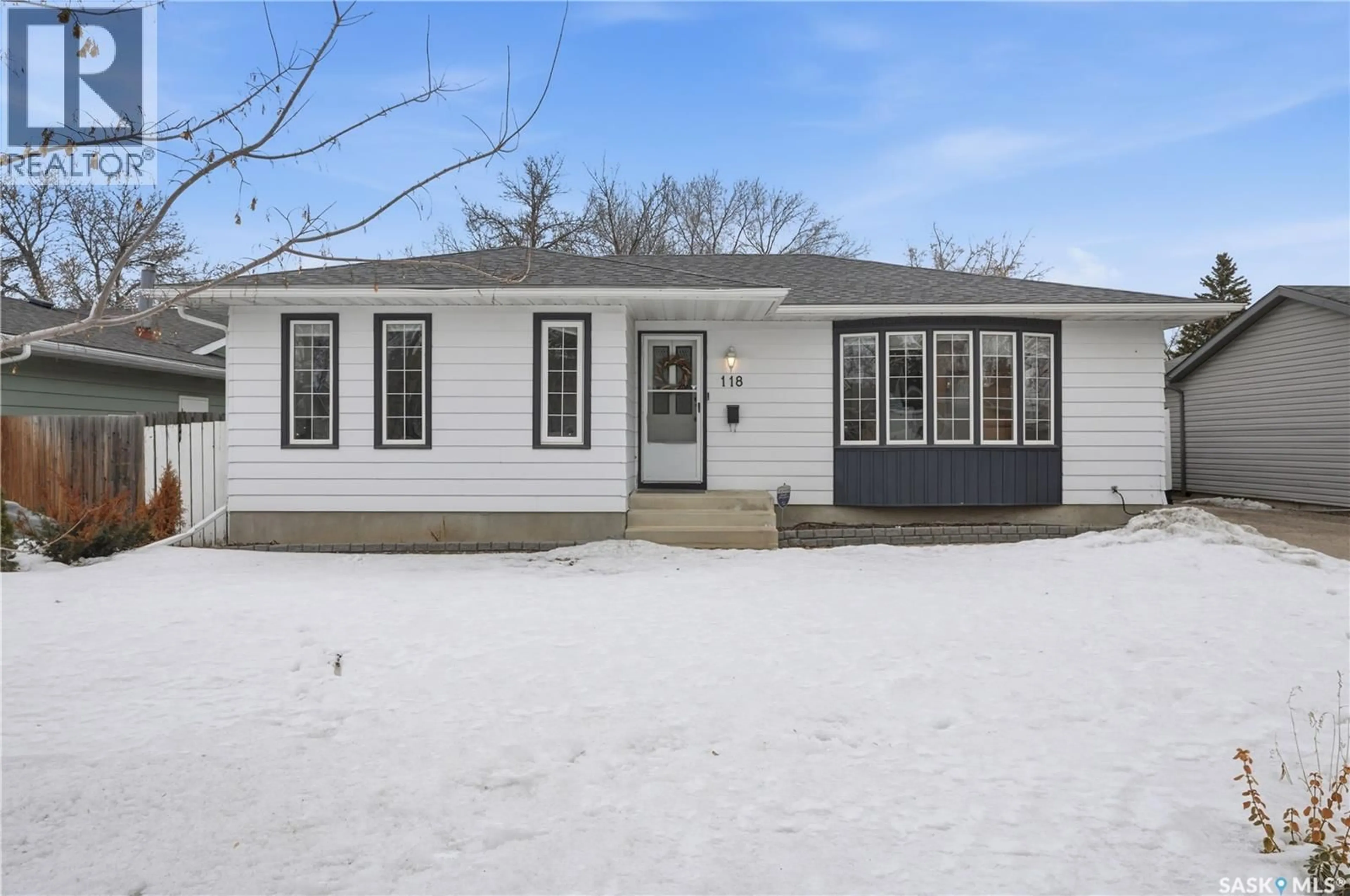 Home with vinyl exterior material, street for 118 APPLEBY DRIVE, Saskatoon Saskatchewan S7M4B5