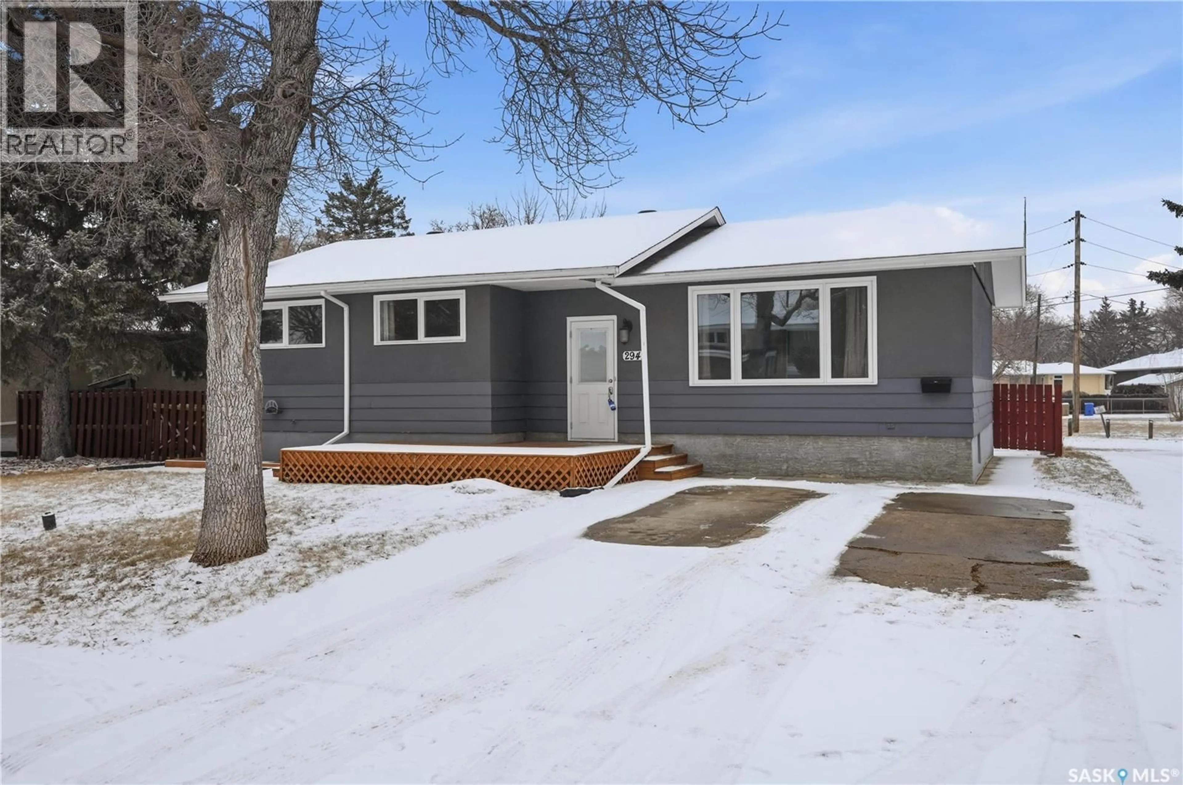 Home with vinyl exterior material, street for 2941 WASCANA STREET, Regina Saskatchewan S4S2G7