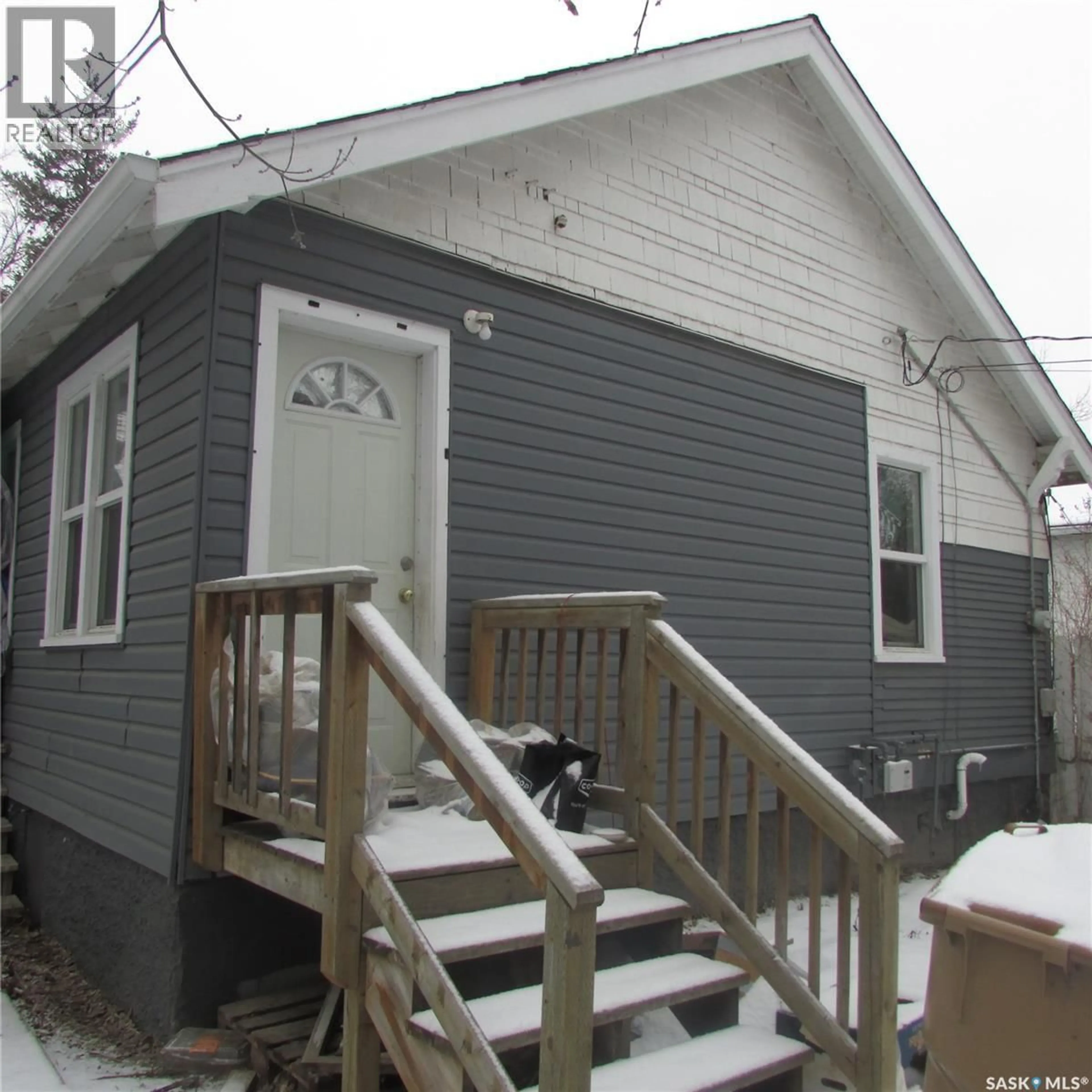 Shed for 1437 ELPHINSTONE STREET, Regina Saskatchewan S4T3M7