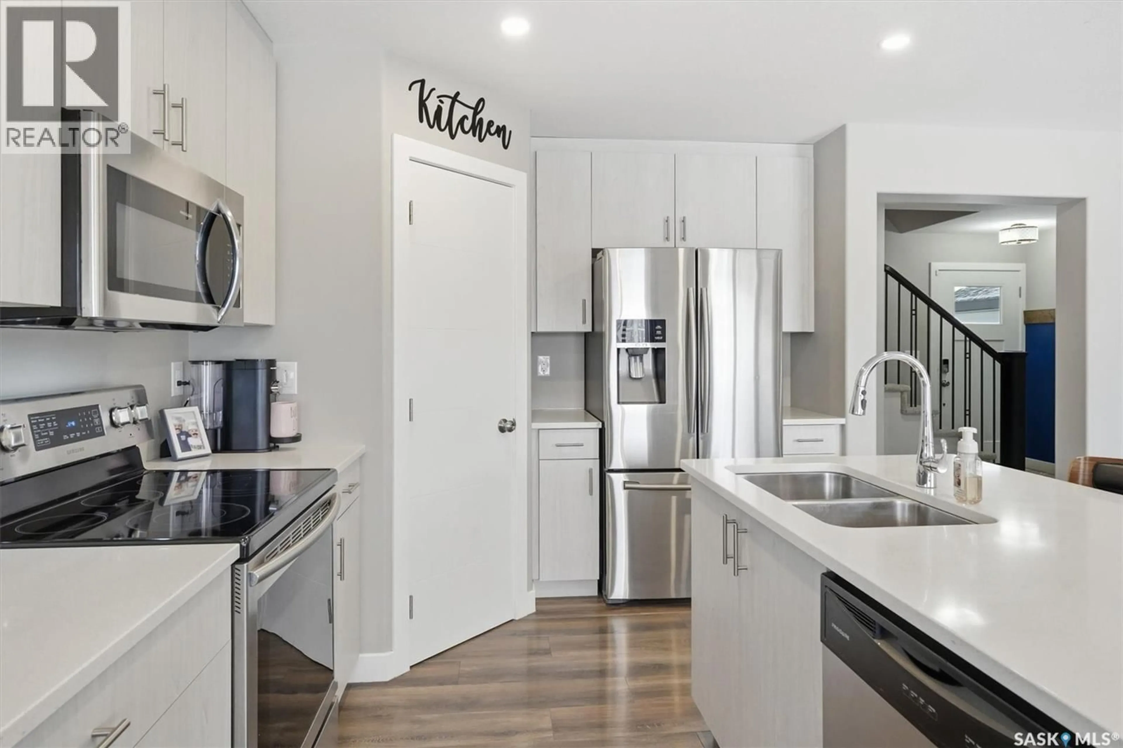 Unknown for 611 ELLS CRESCENT, Saskatoon Saskatchewan S7L6K8