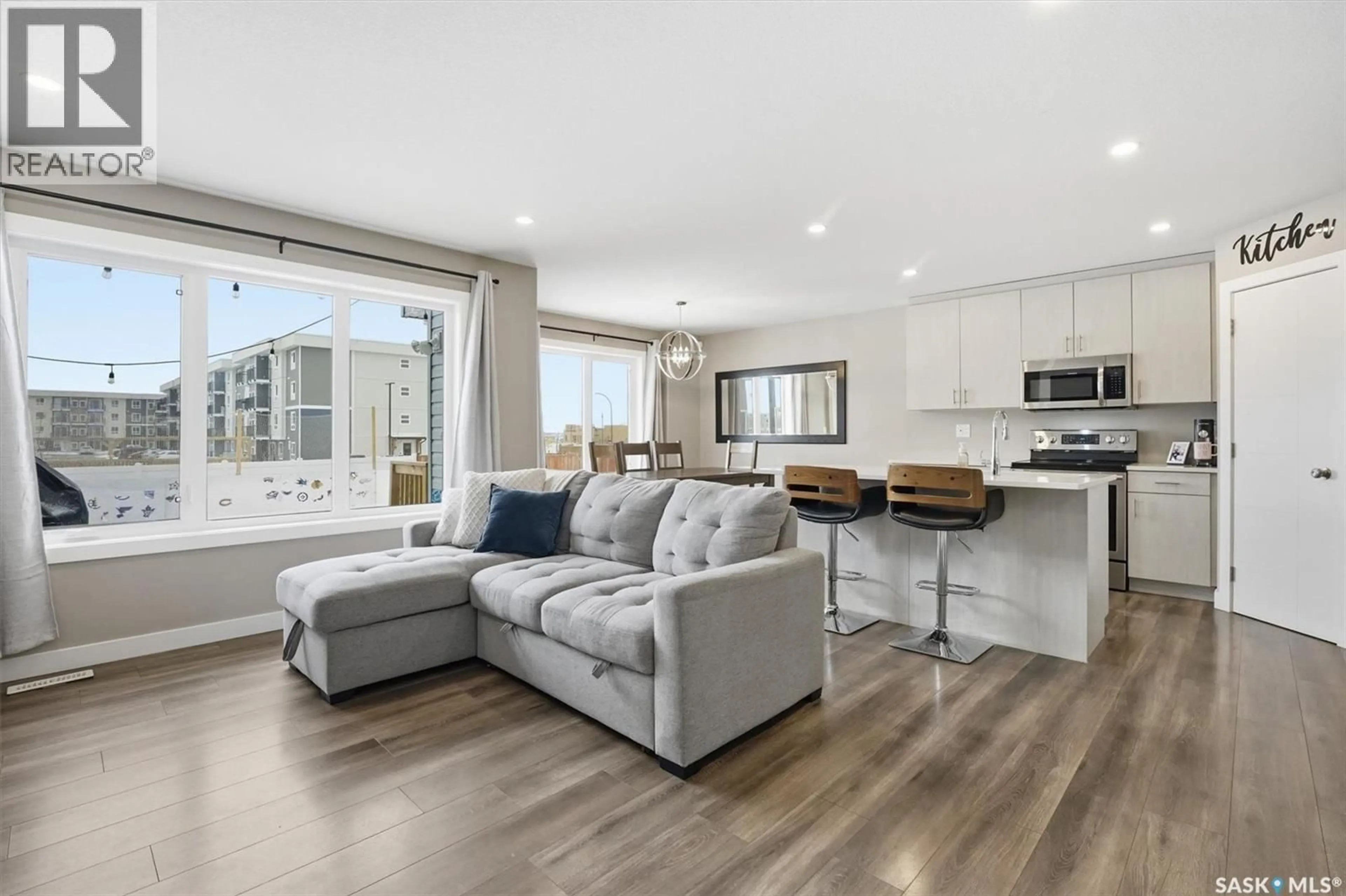 Open concept kitchen, unknown for 611 ELLS CRESCENT, Saskatoon Saskatchewan S7L6K8