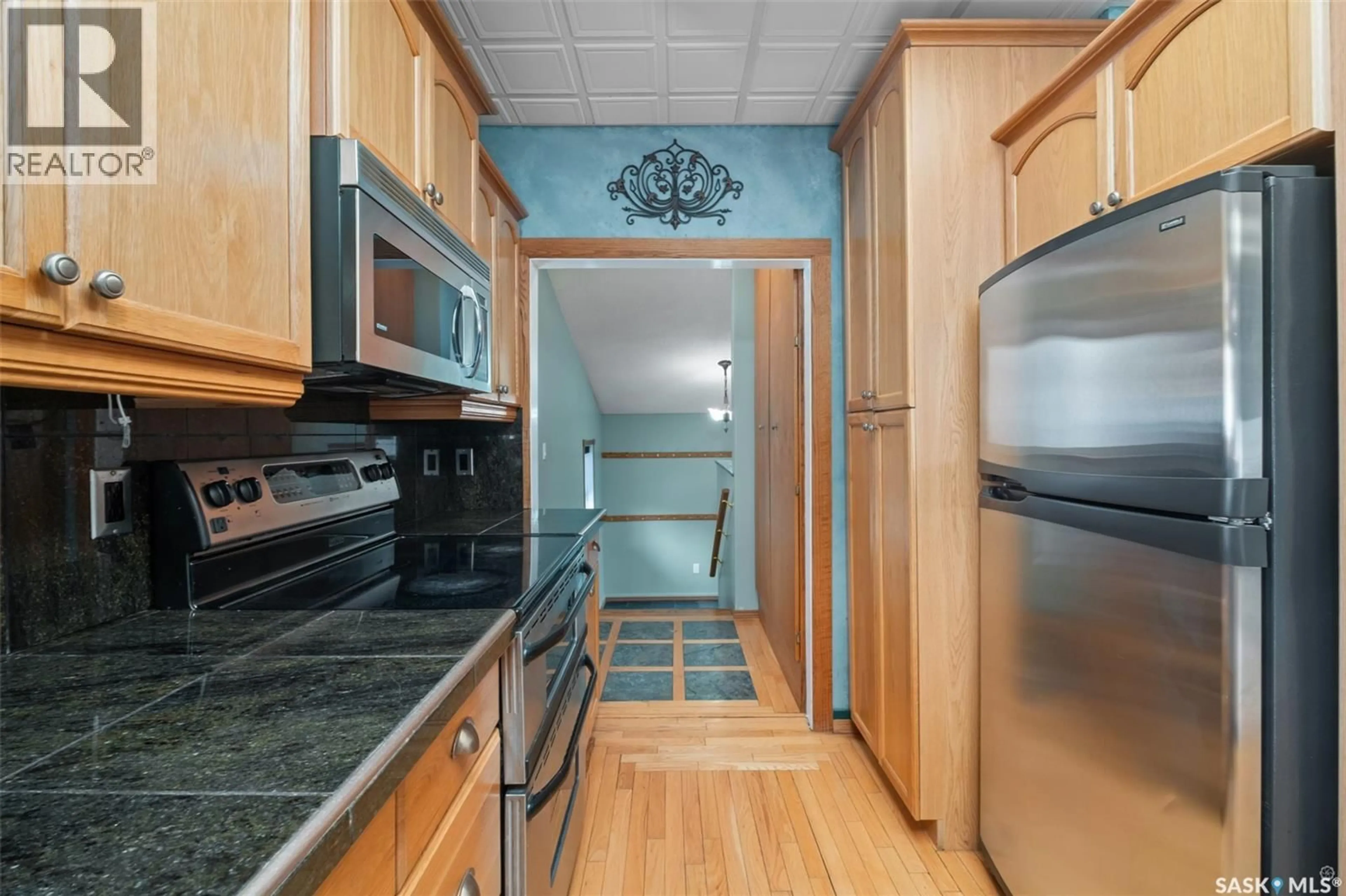 Standard kitchen, unknown for 1027 4TH STREET, Prince Albert Saskatchewan S6V0L1