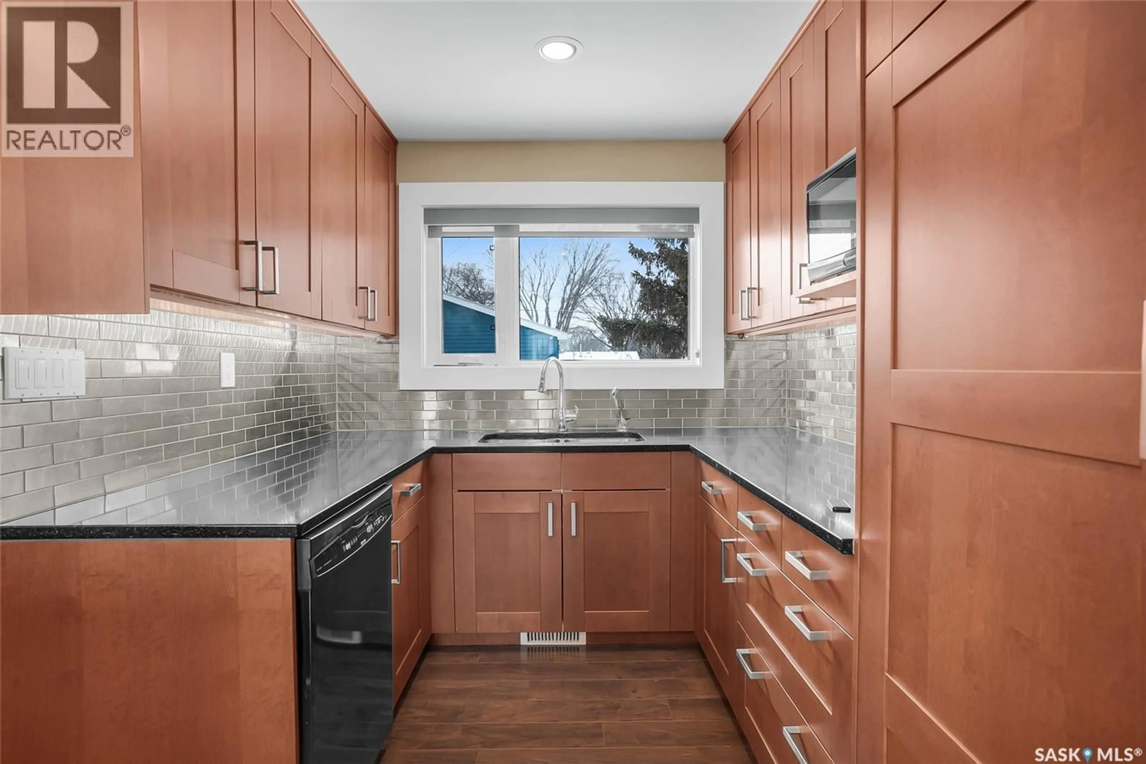 Standard kitchen, ceramic/tile floor for 701 W AVENUE N, Saskatoon Saskatchewan S7L3H2