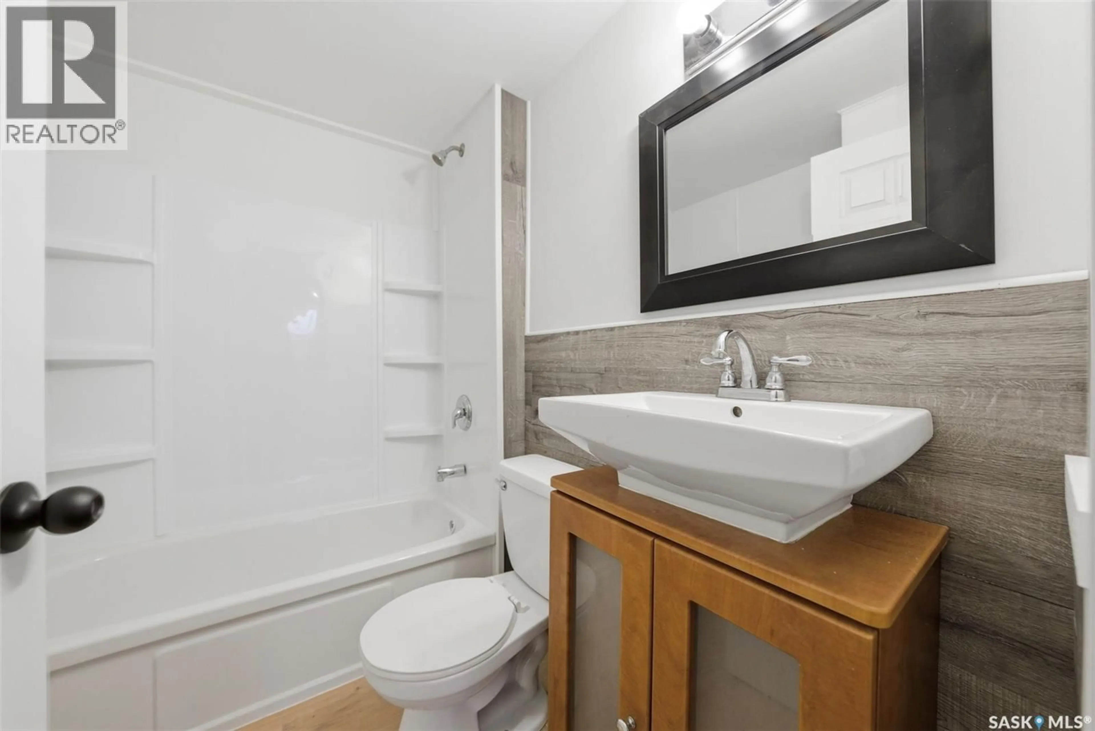 Standard bathroom, ceramic/tile floor for 106 DUNLOP STREET, Saskatoon Saskatchewan S7H2B5
