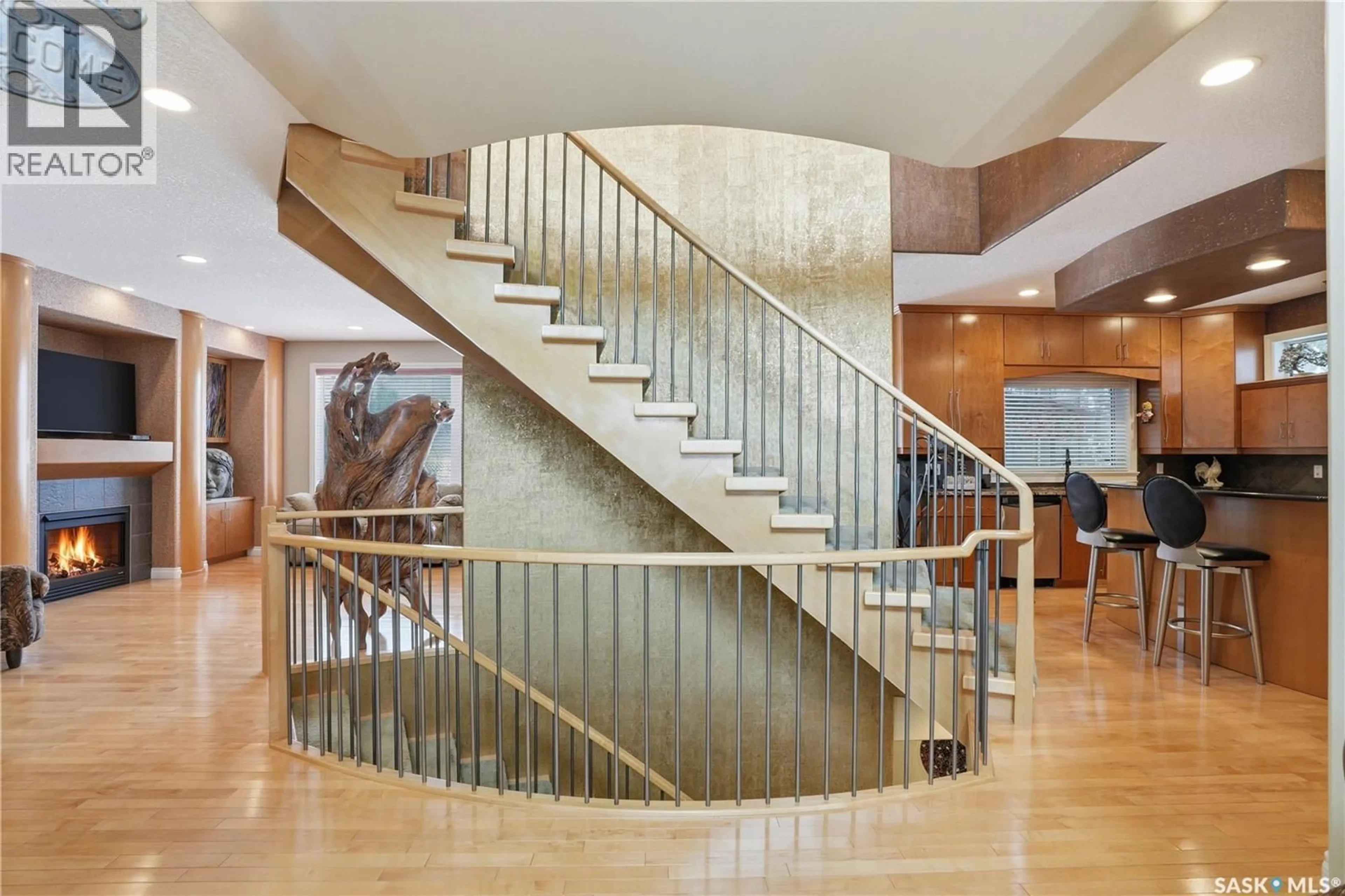 Indoor foyer for 603 BROOKHURST COURT, Saskatoon Saskatchewan S7V1E5