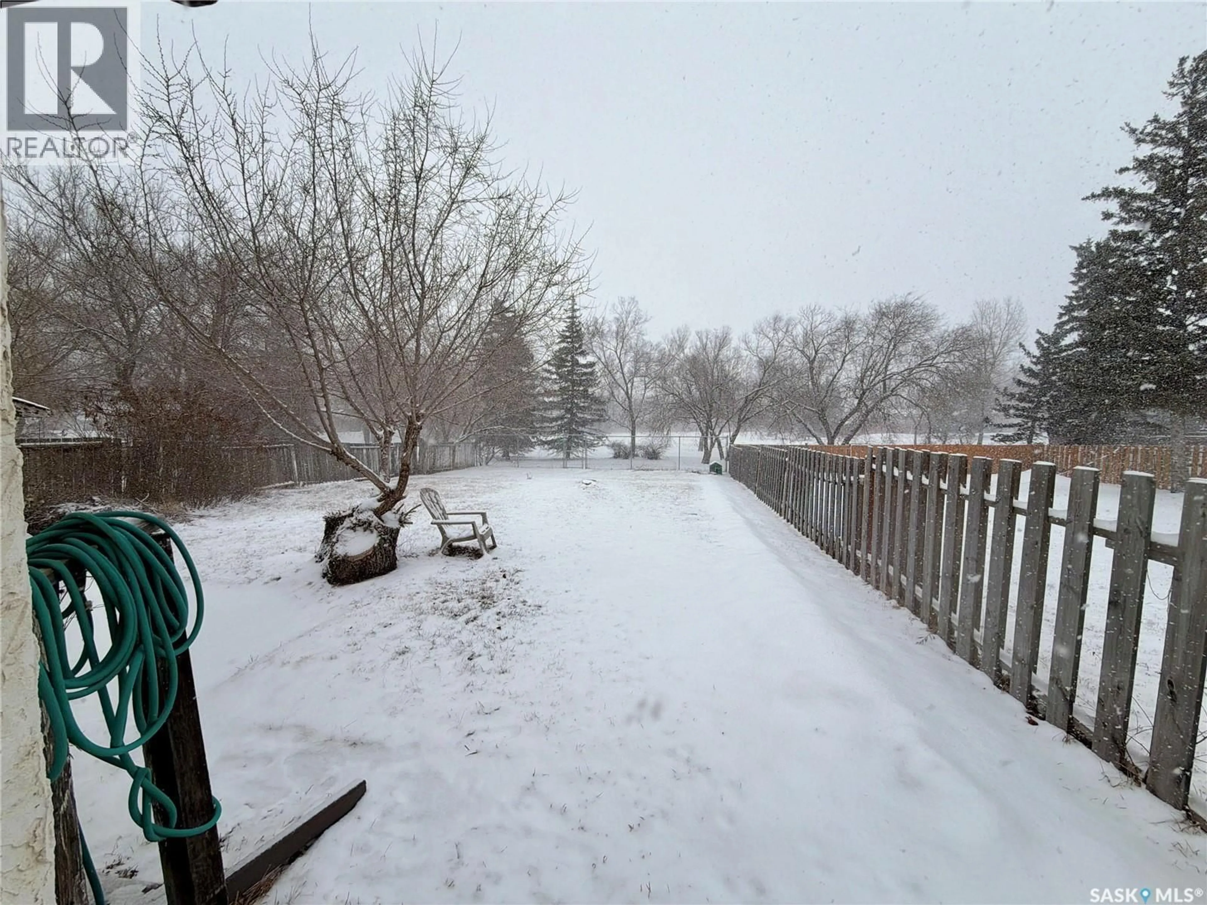 Patio, unknown for 819 BROAD STREET, Regina Saskatchewan S4R6C7