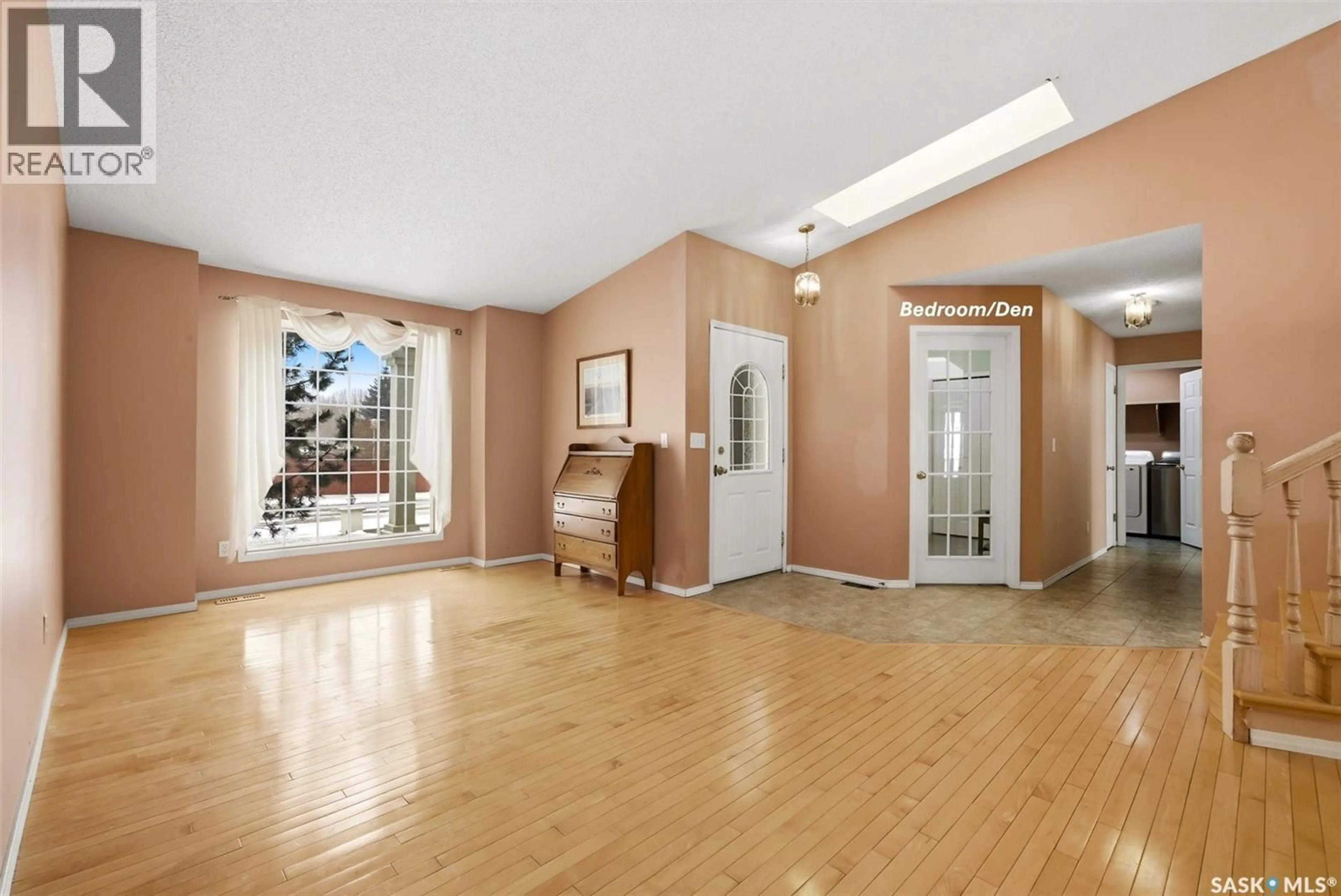 Indoor foyer for 3808 ARBOR GROVE DRIVE, Regina Saskatchewan S4V2S6