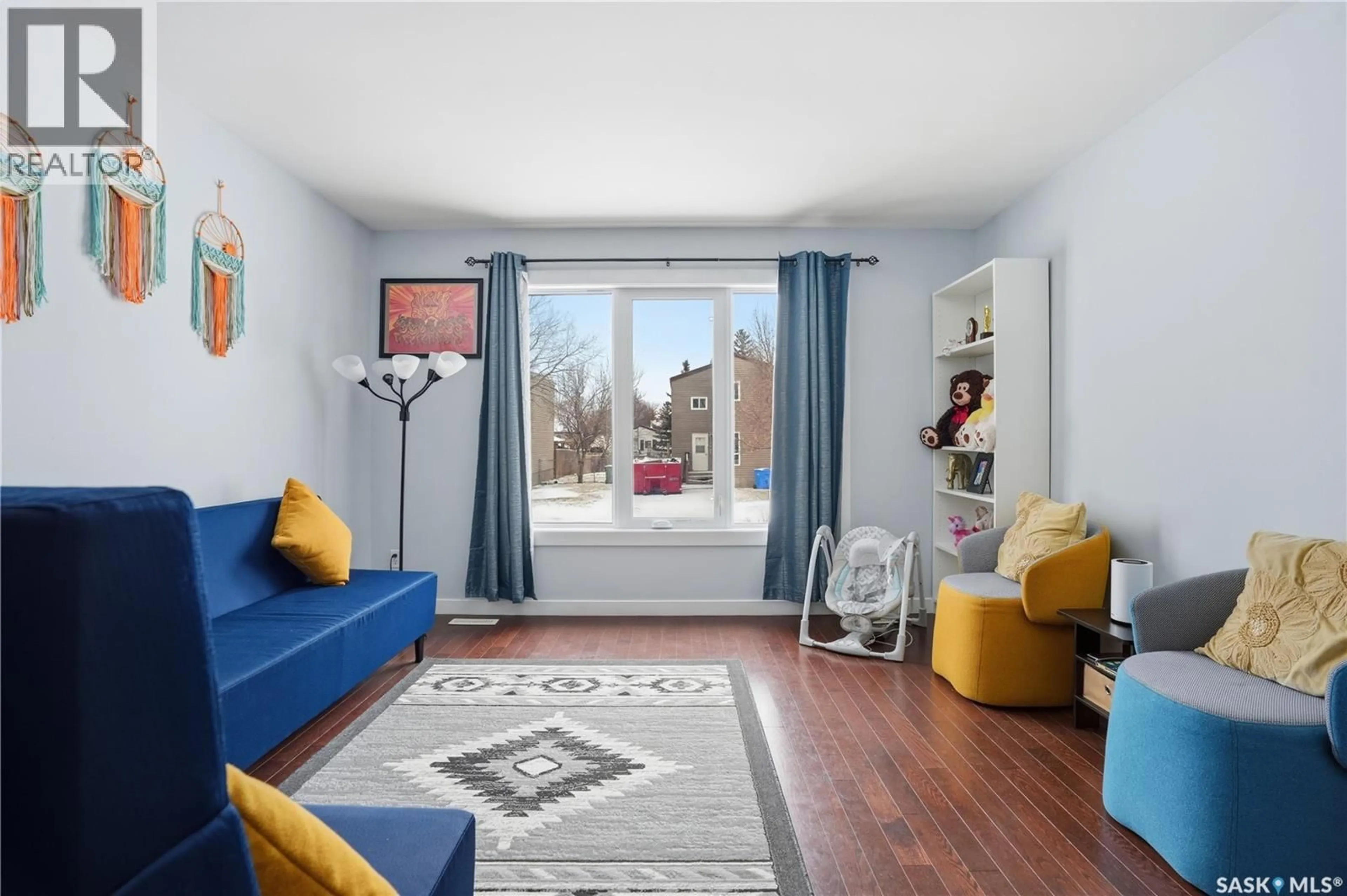 Living room with furniture, unknown for 6606 DALGLIESH DRIVE, Regina Saskatchewan S4X2W6