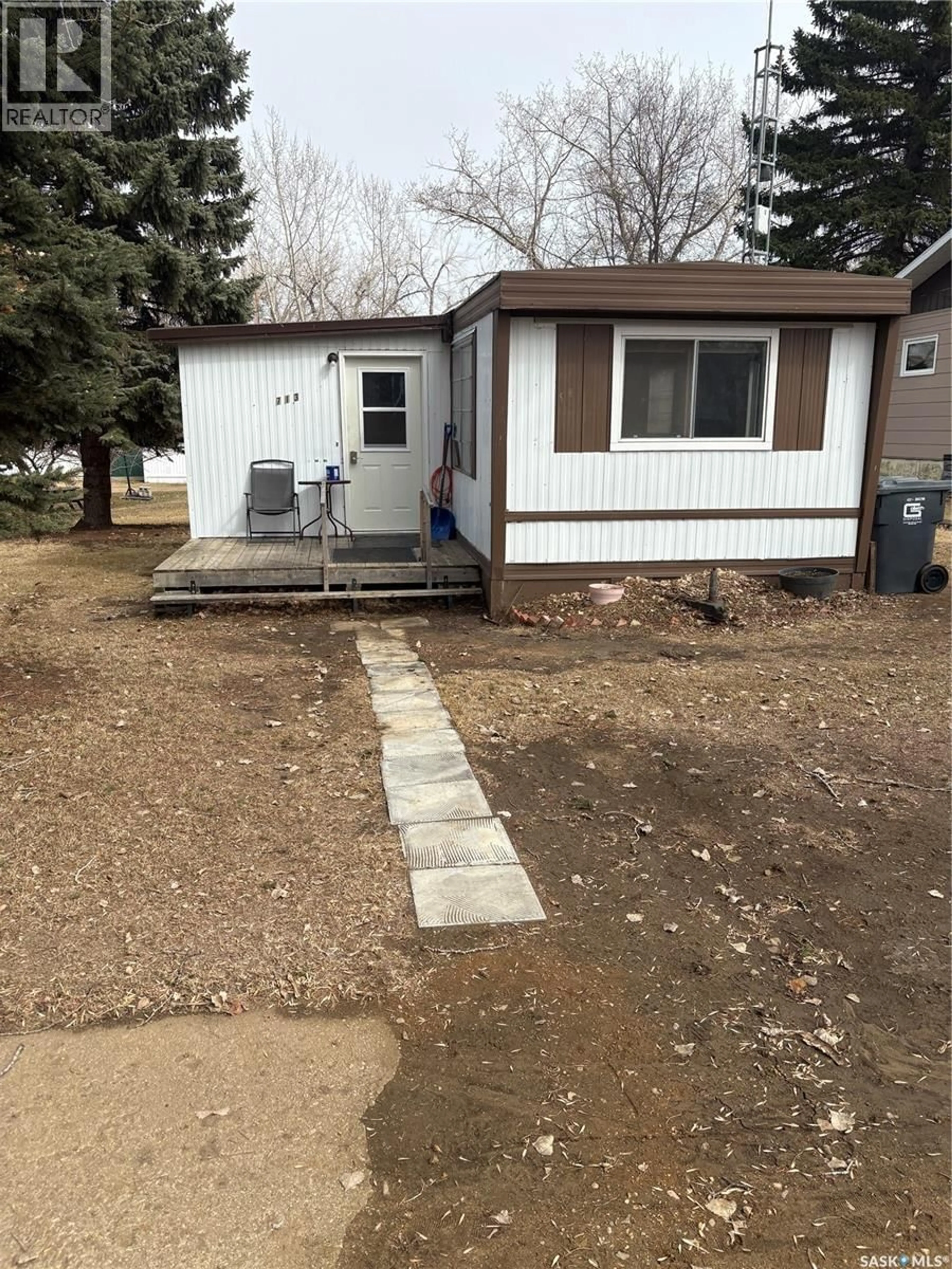 Unknown for 713 MANN AVENUE, Radville Saskatchewan S0C2G0