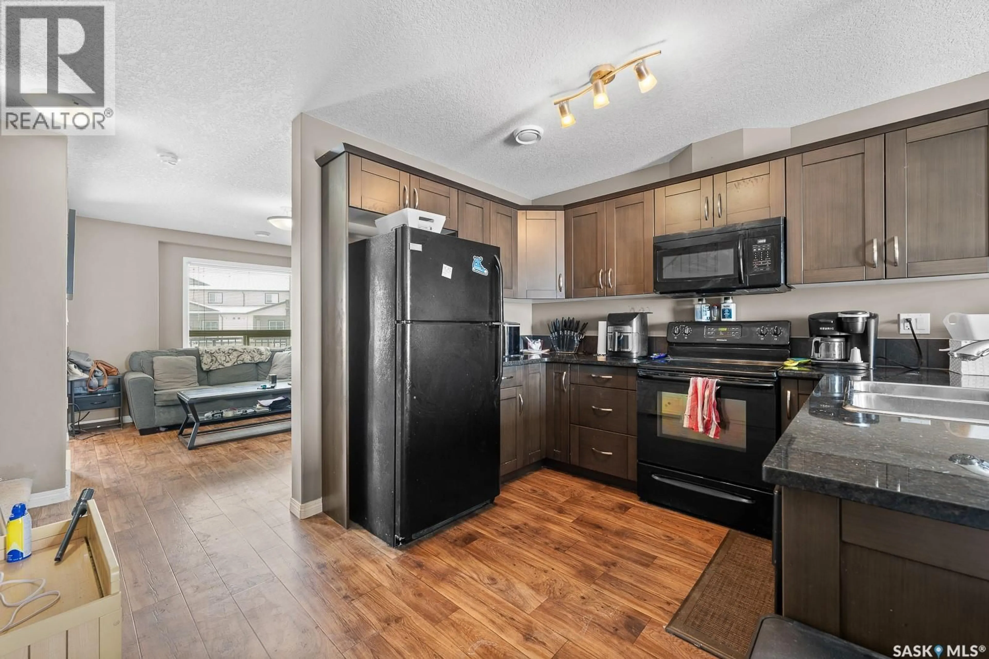 Standard kitchen, unknown for 3826 - 411 DEWDNEY AVENUE, Regina Saskatchewan S4Z0A6