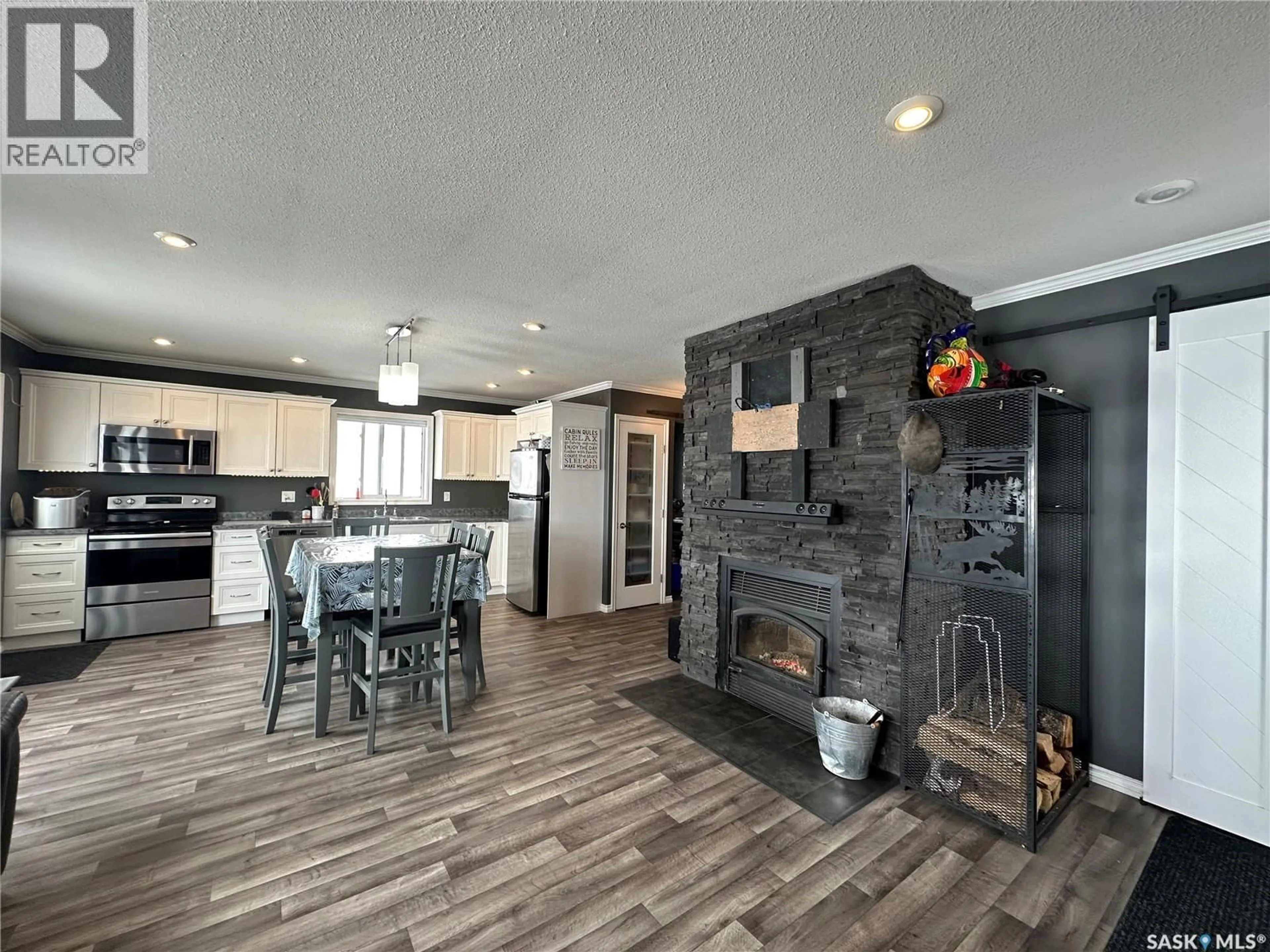 Open concept kitchen, unknown for 825 PARK DRIVE, Good Lake Rm No. 274 Saskatchewan S0A0L0