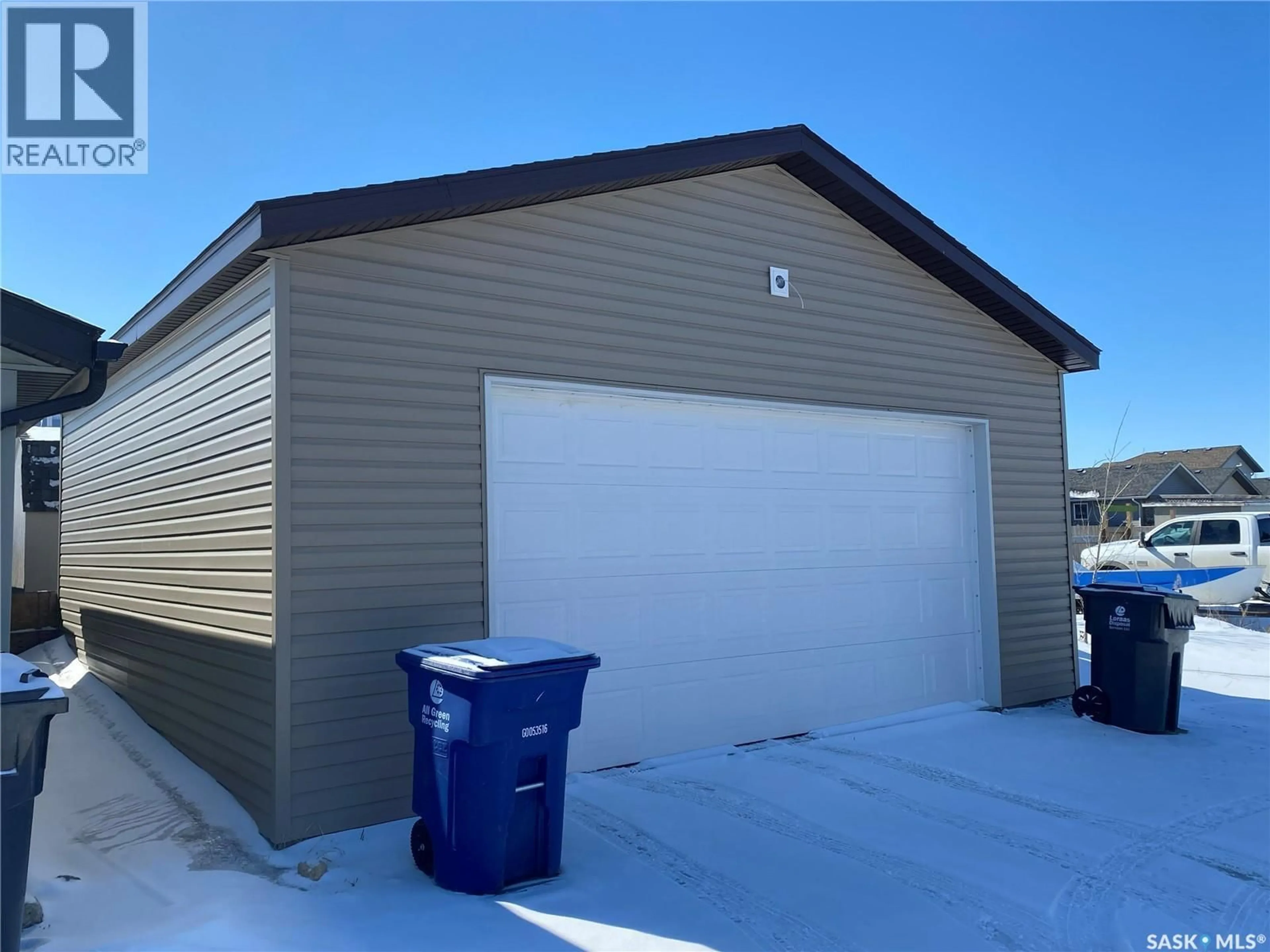 Indoor garage for 919 GLENVIEW COVE, Martensville Saskatchewan S0K0A2
