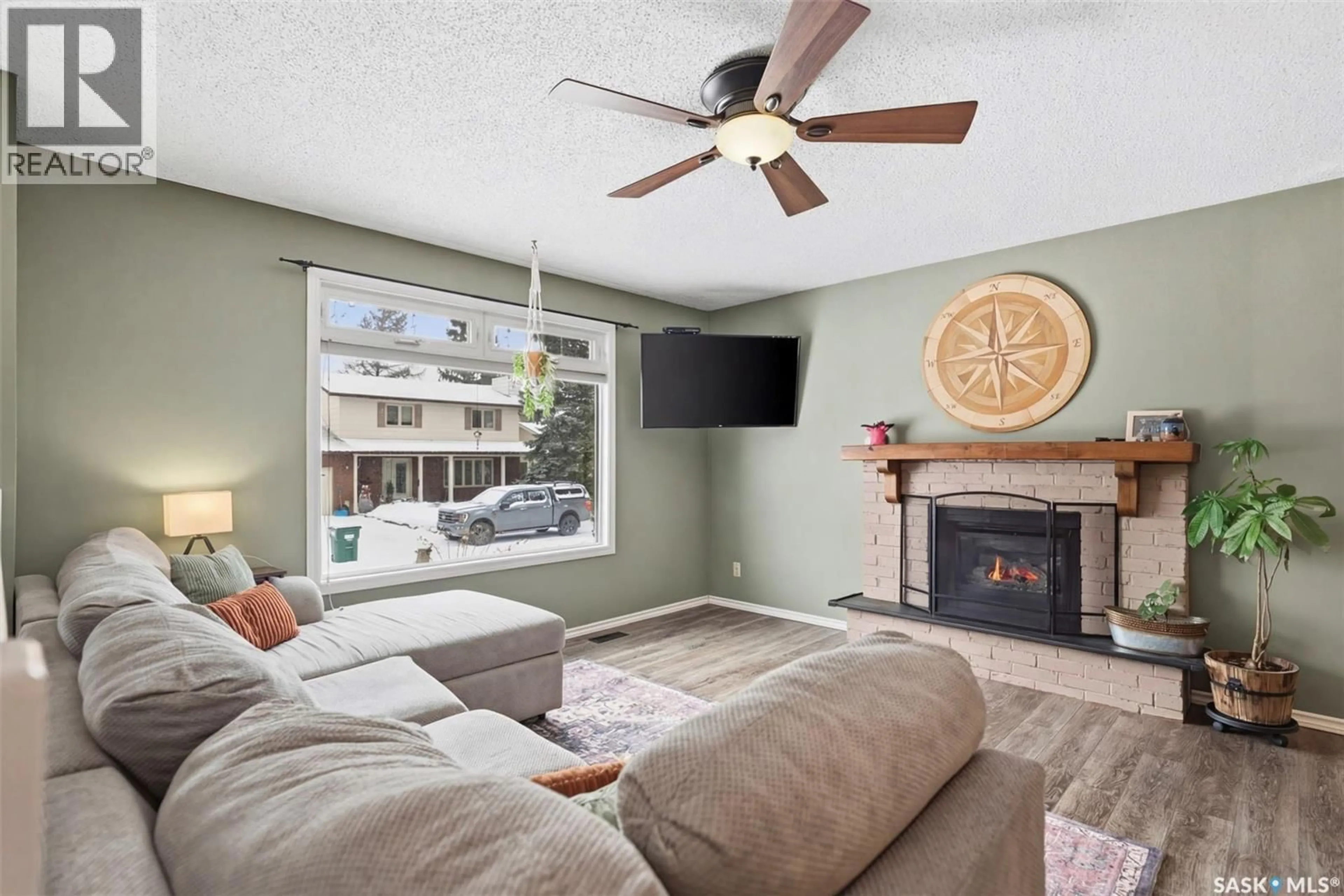 Living room with furniture, unknown for 115 CYPRESS COURT, Saskatoon Saskatchewan S7K5C3